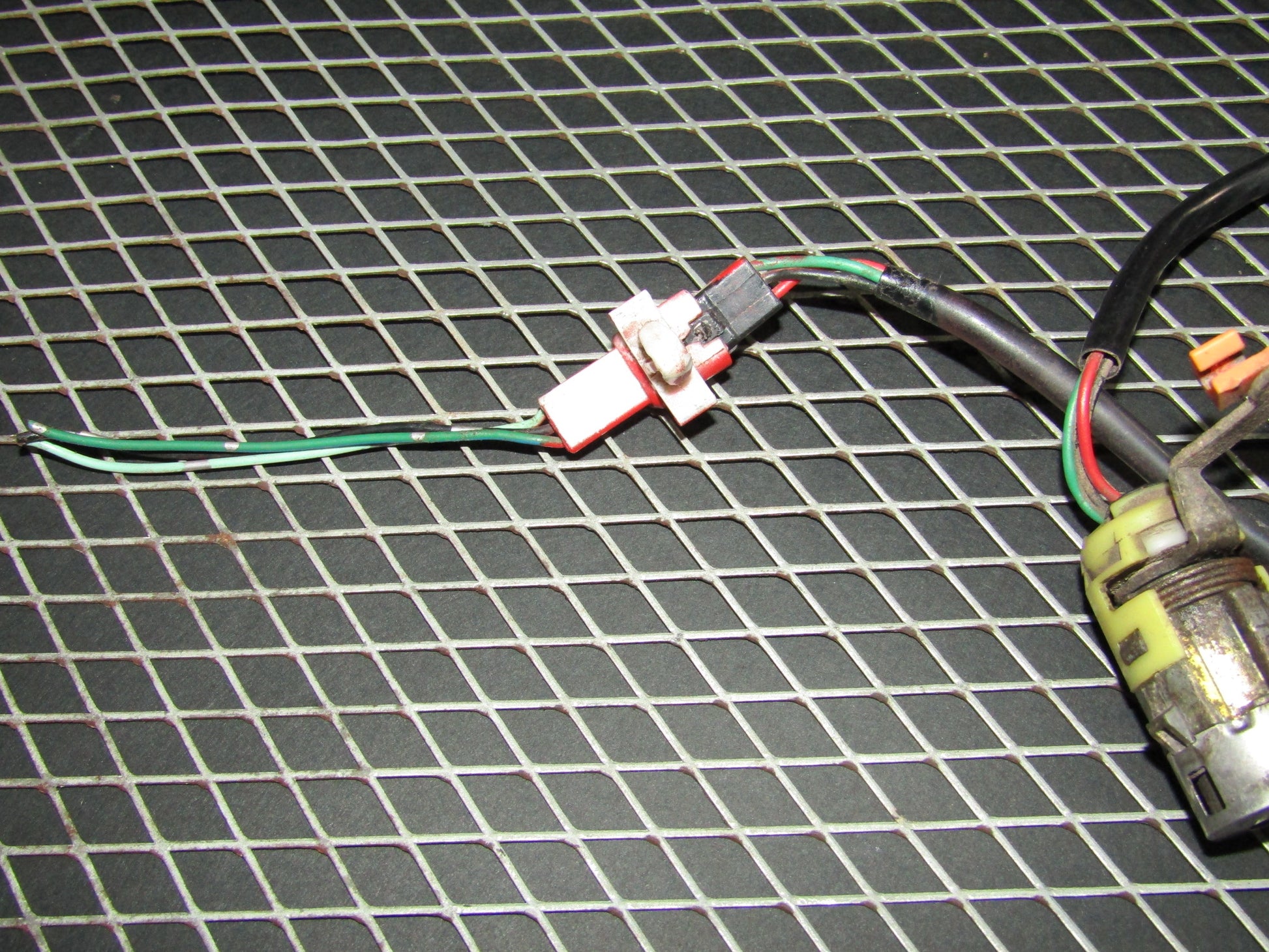 94 95 96 97 Mitsubishi 3000GT OEM Door Lock Cylinder Tumbler Pigtail Harness - Left