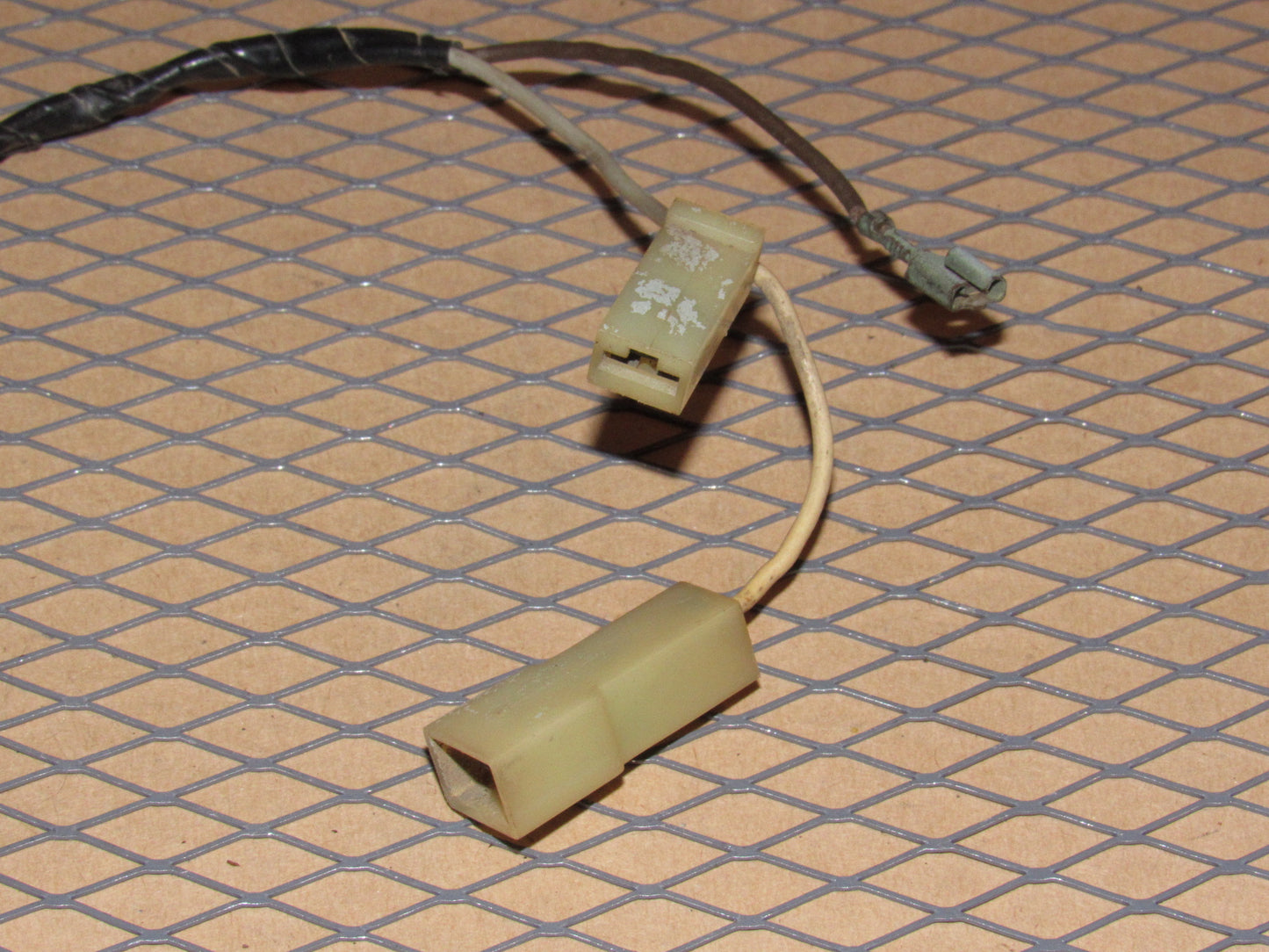 81 82 83 84 Volkswagen Rabbit OEM Rear Side Marker Bulb Socket & Harness