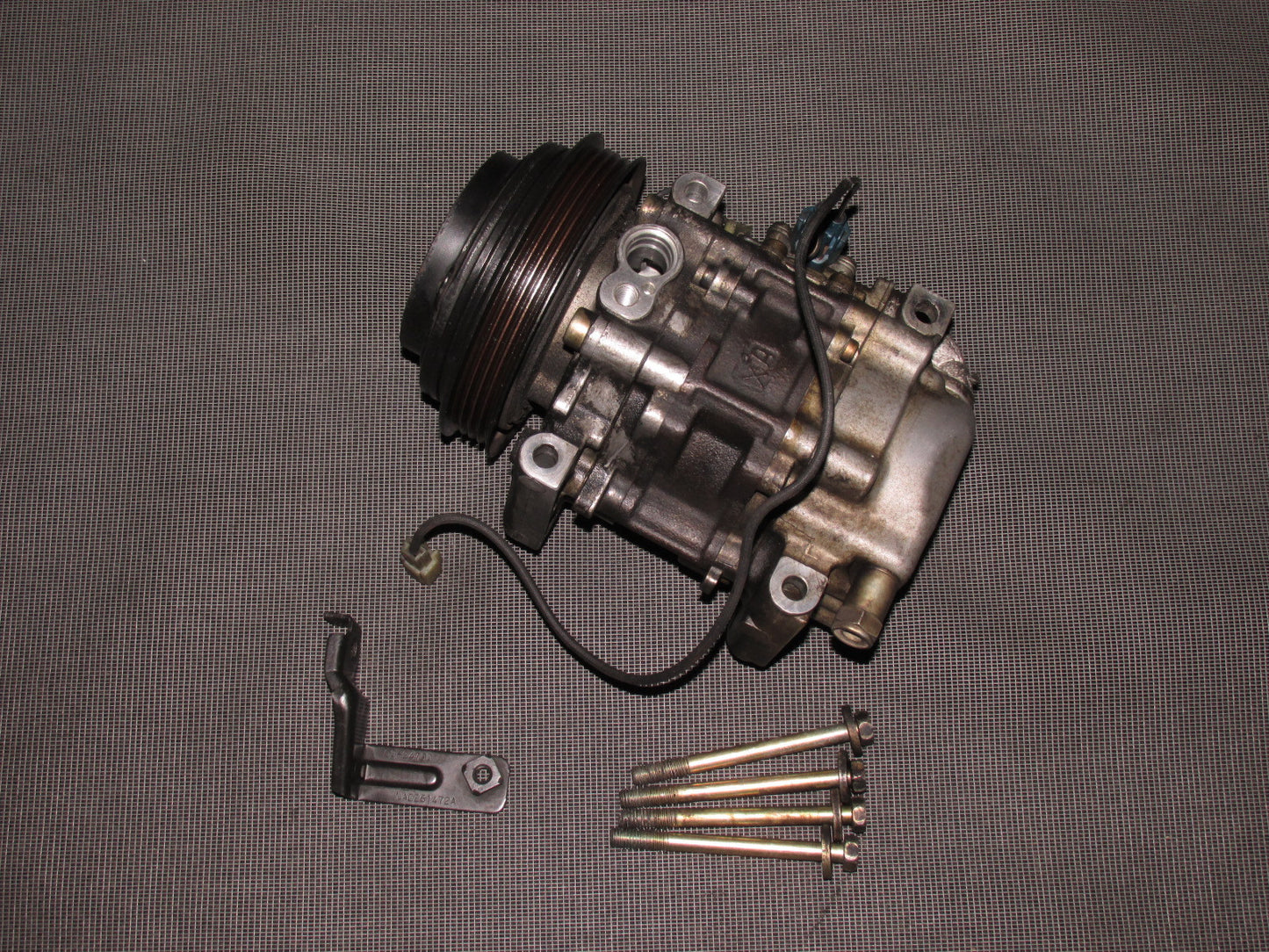 90 91 92 93 Mazda Miata OEM A/C Compressor