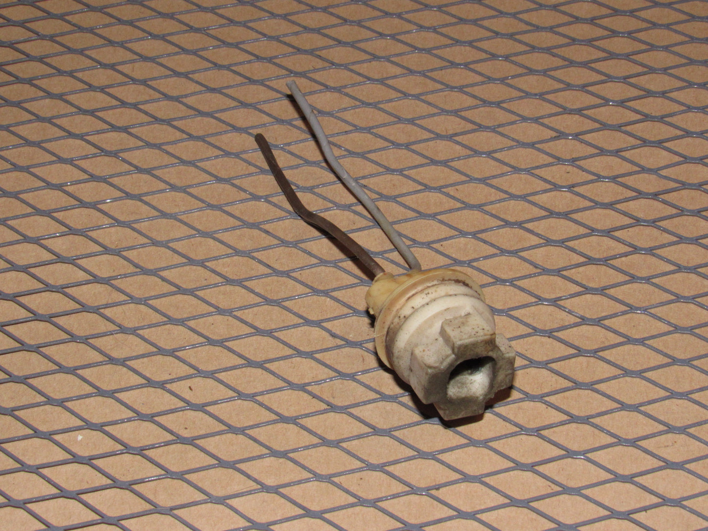 81 82 83 84 Volkswagen Rabbit OEM Rear Side Marker Bulb Socket Pigtail Harness