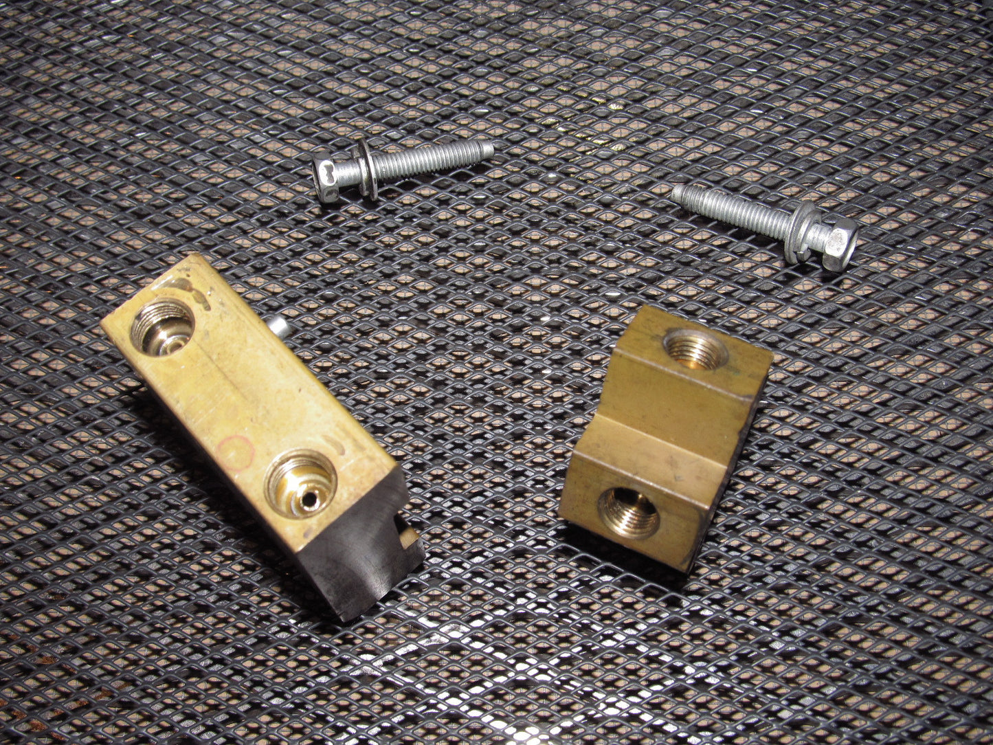 90-96 Nissan 300zx OEM Brake & Clutch Proportional Valve - Twin Turbo