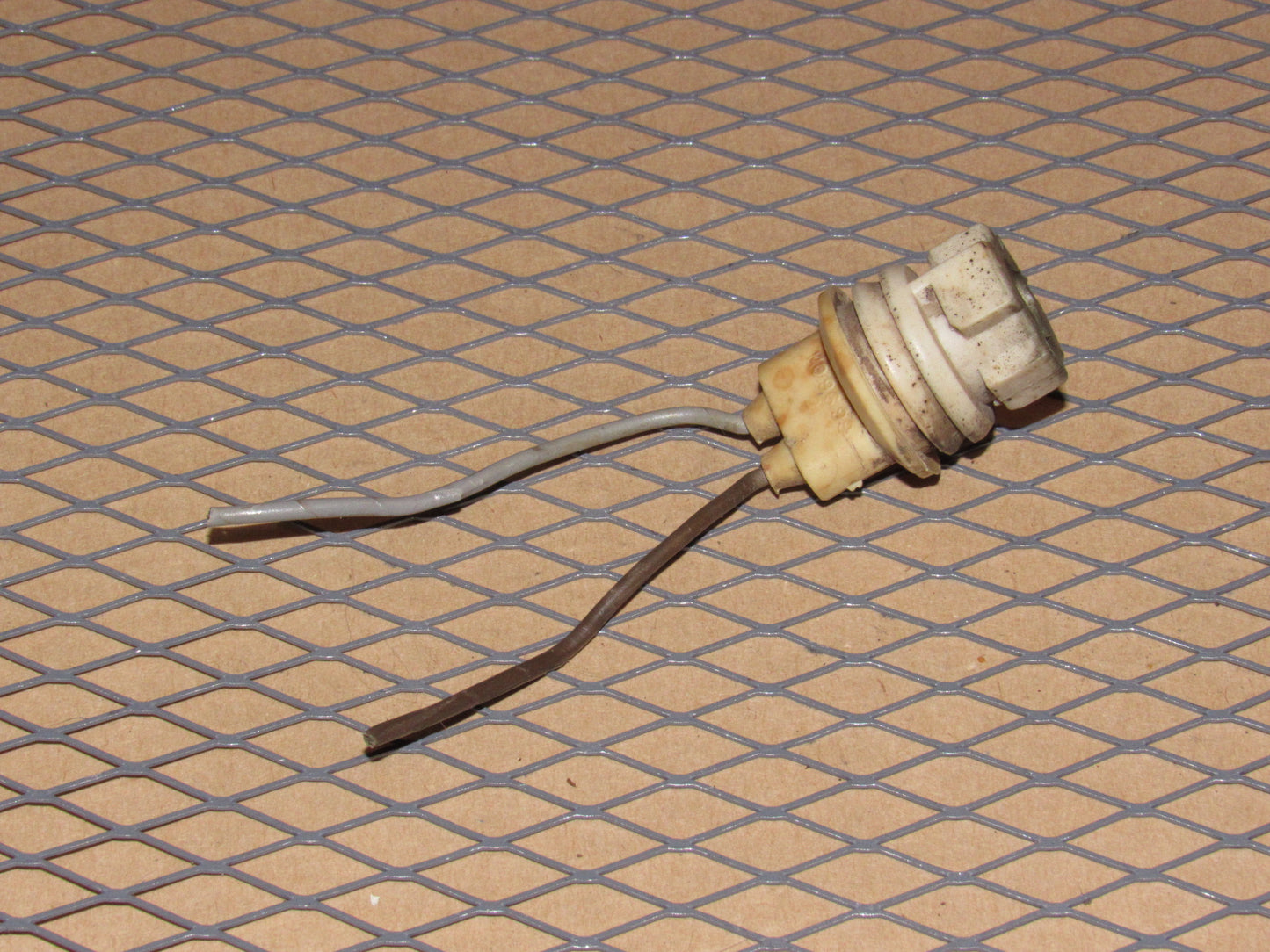 81 82 83 84 Volkswagen Rabbit OEM Rear Side Marker Bulb Socket Pigtail Harness