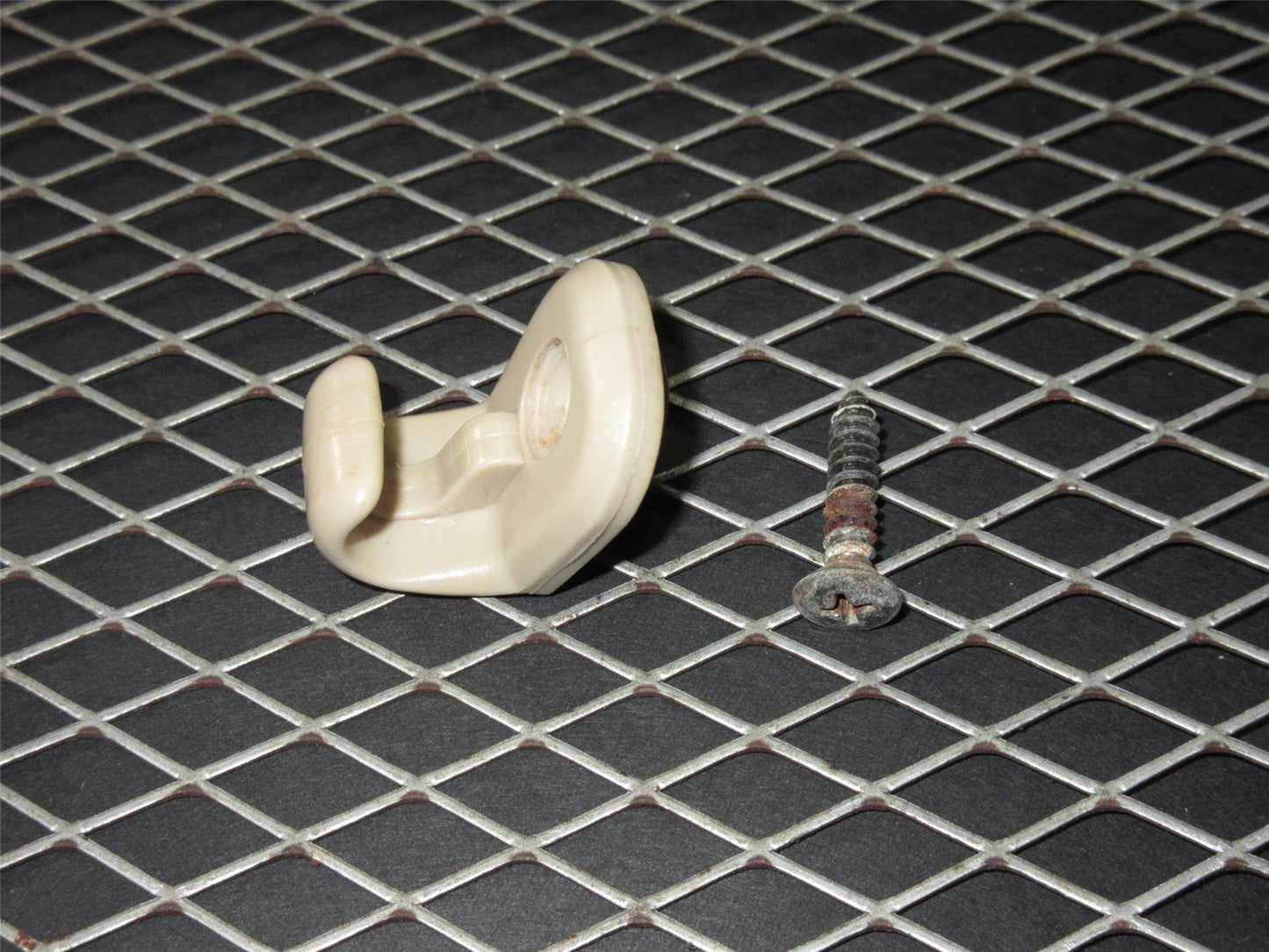 94 95 96 97 Mitsubishi 3000GT OEM Sun Visor Holder Clip - Left