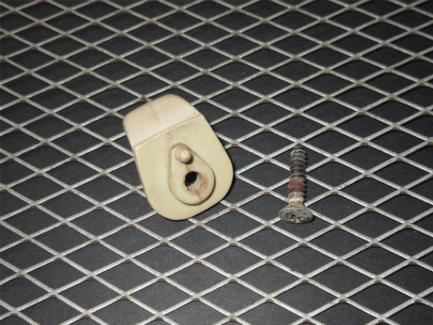 94 95 96 97 Mitsubishi 3000GT OEM Sun Visor Holder Clip - Left