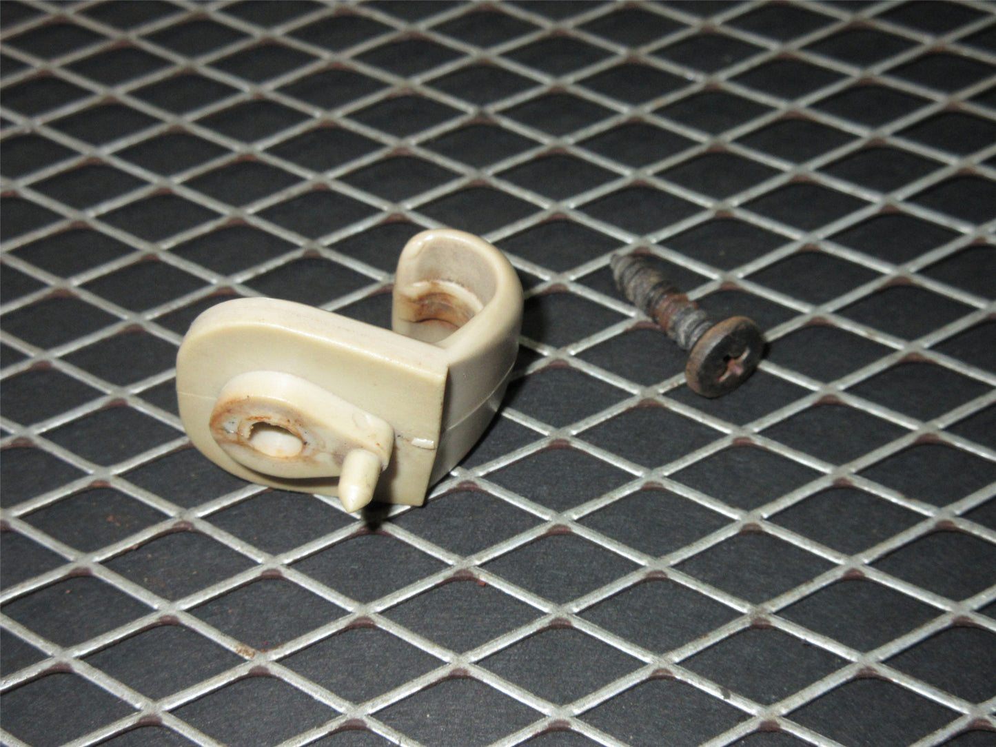 94 95 96 97 Mitsubishi 3000GT OEM Sun Visor Holder Clip - Right
