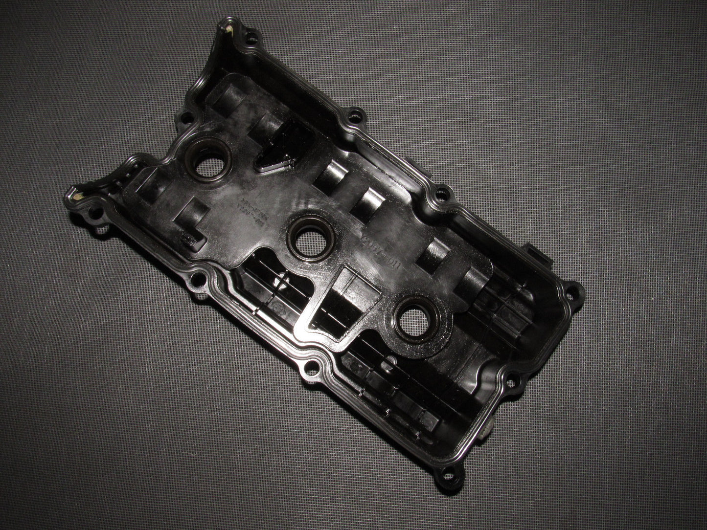 03-04 Infiniti G35 Sedan OEM Engine Valve Cover