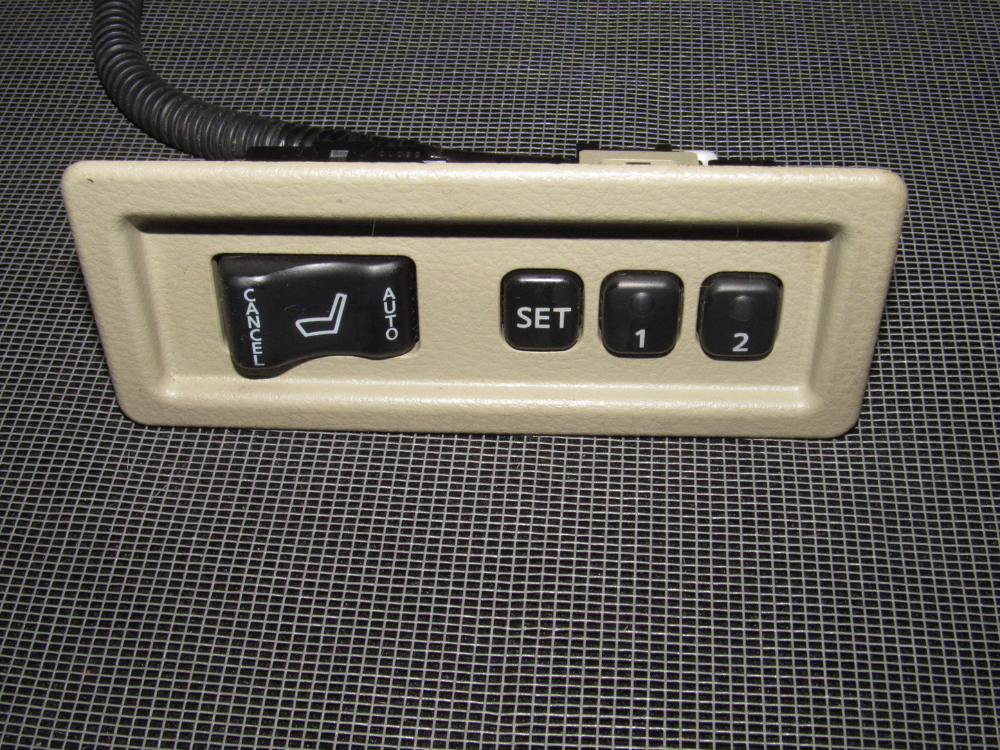 03-04 Infiniti G35 Sedan OEM Seat Memory Switch - Front Left