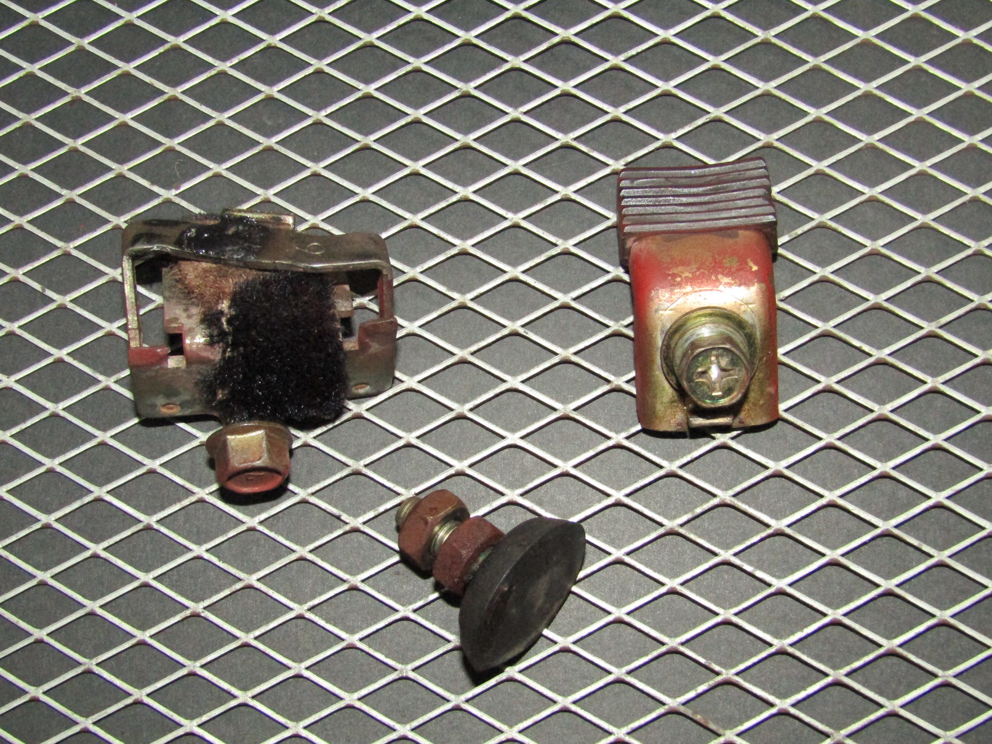 94 95 96 97 Mitsubishi 3000GT OEM Window Glass Stopper & Guide - Left