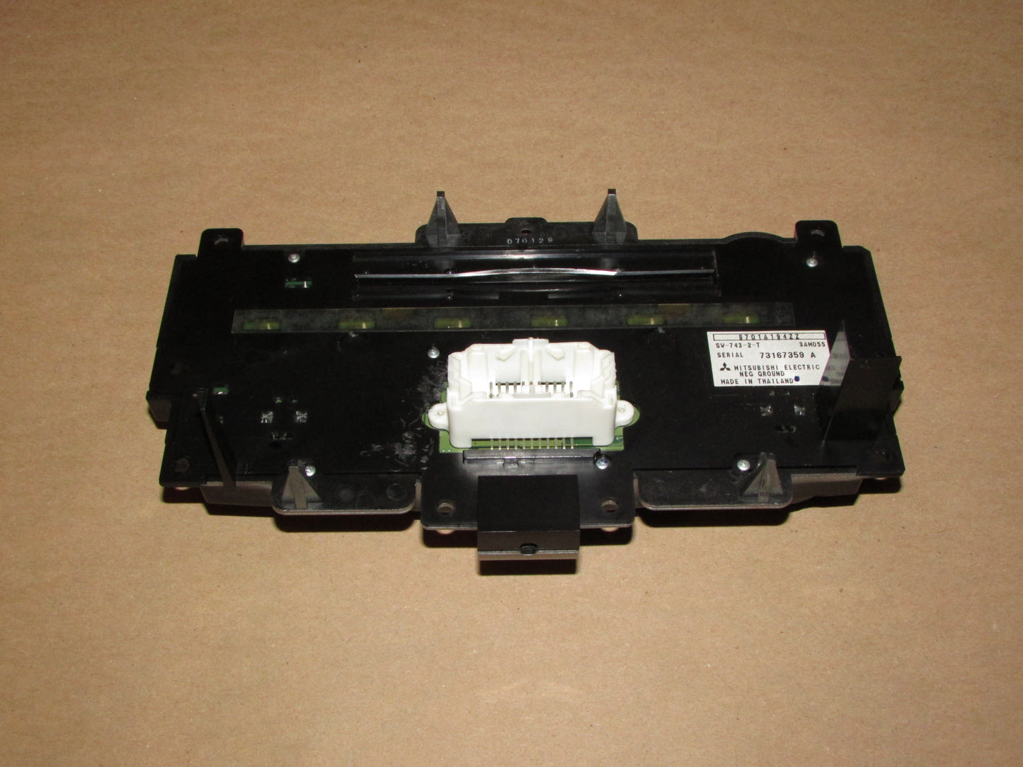 06-11 Mitsubishi Eclipse OEM Stereo Radio 6 Disc Changer Front Control Panel