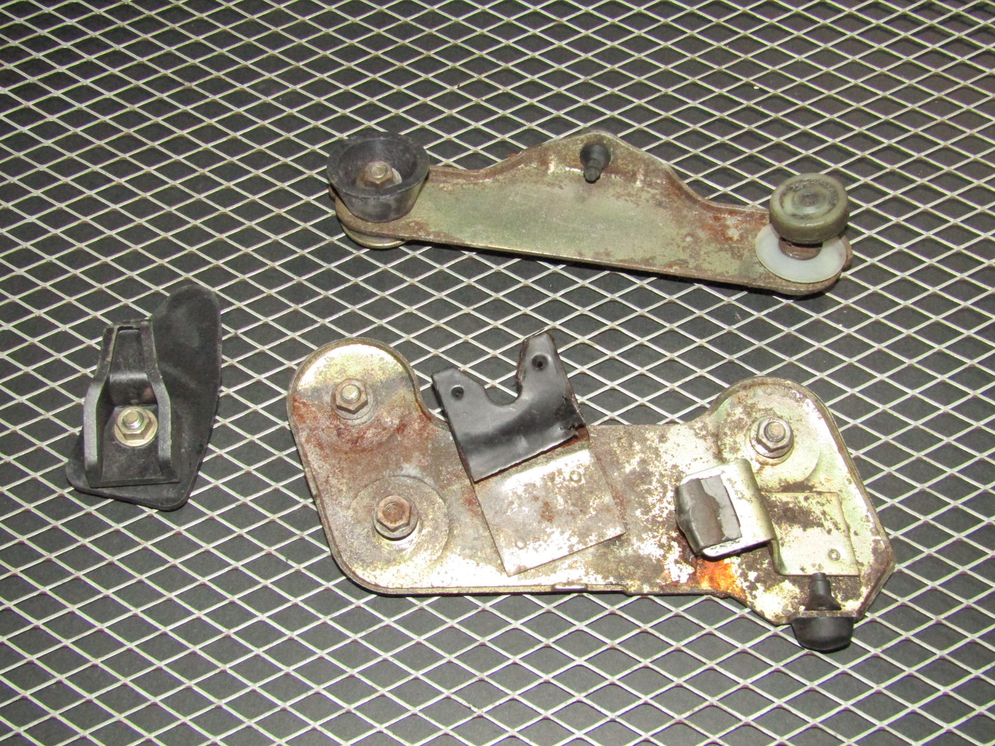 94 95 96 97 Mitsubishi 3000GT OEM Window Glass Roller Stopper Bracket - Left