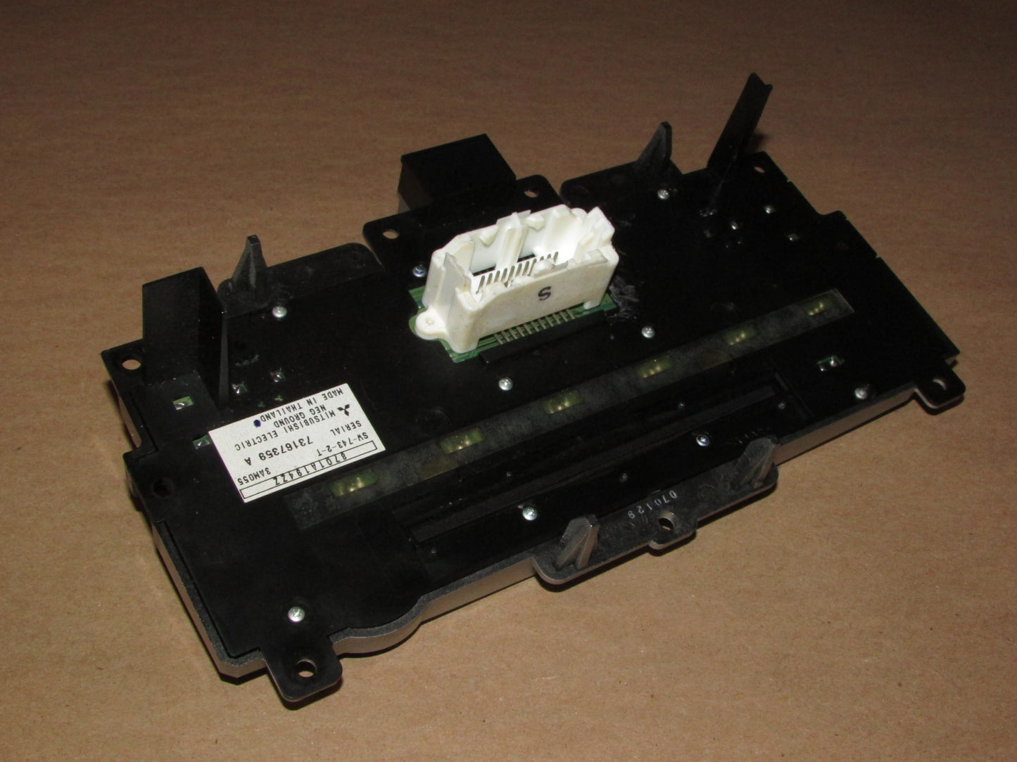 06-11 Mitsubishi Eclipse OEM Stereo Radio 6 Disc Changer Front Control Panel