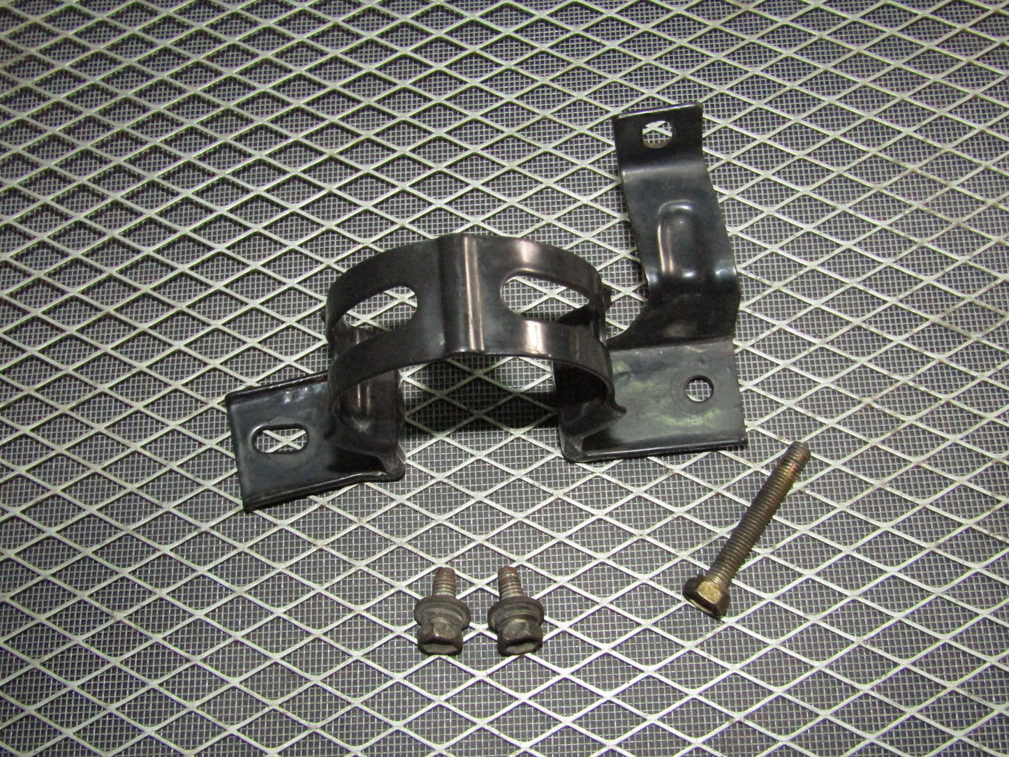 92-93 Toyota Camry OEM Fuel Filter Mounting Bracket - 3VZ-FE V6 3.0L