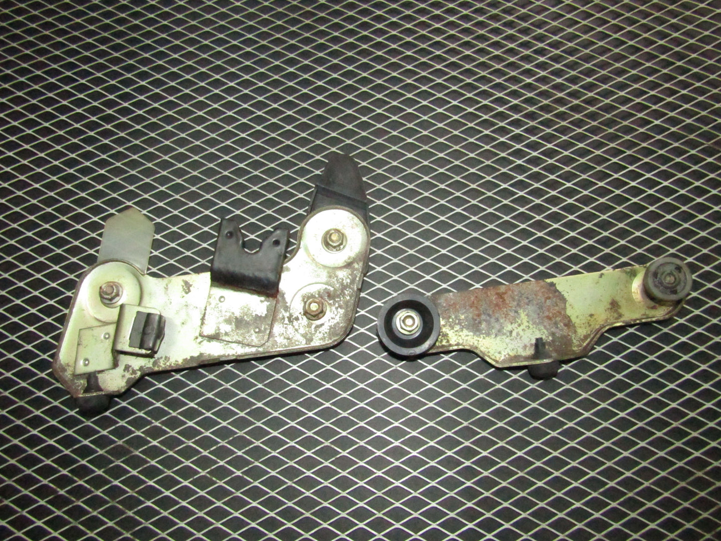 94 95 96 97 Mitsubishi 3000GT OEM Window Glass Roller Stopper Bracket - Right