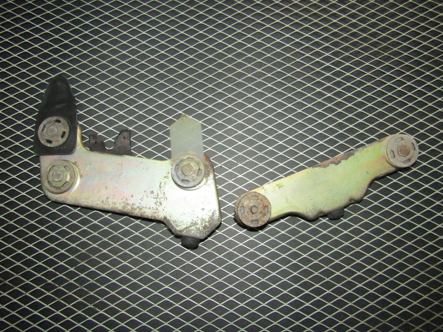94 95 96 97 Mitsubishi 3000GT OEM Window Glass Roller Stopper Bracket - Right