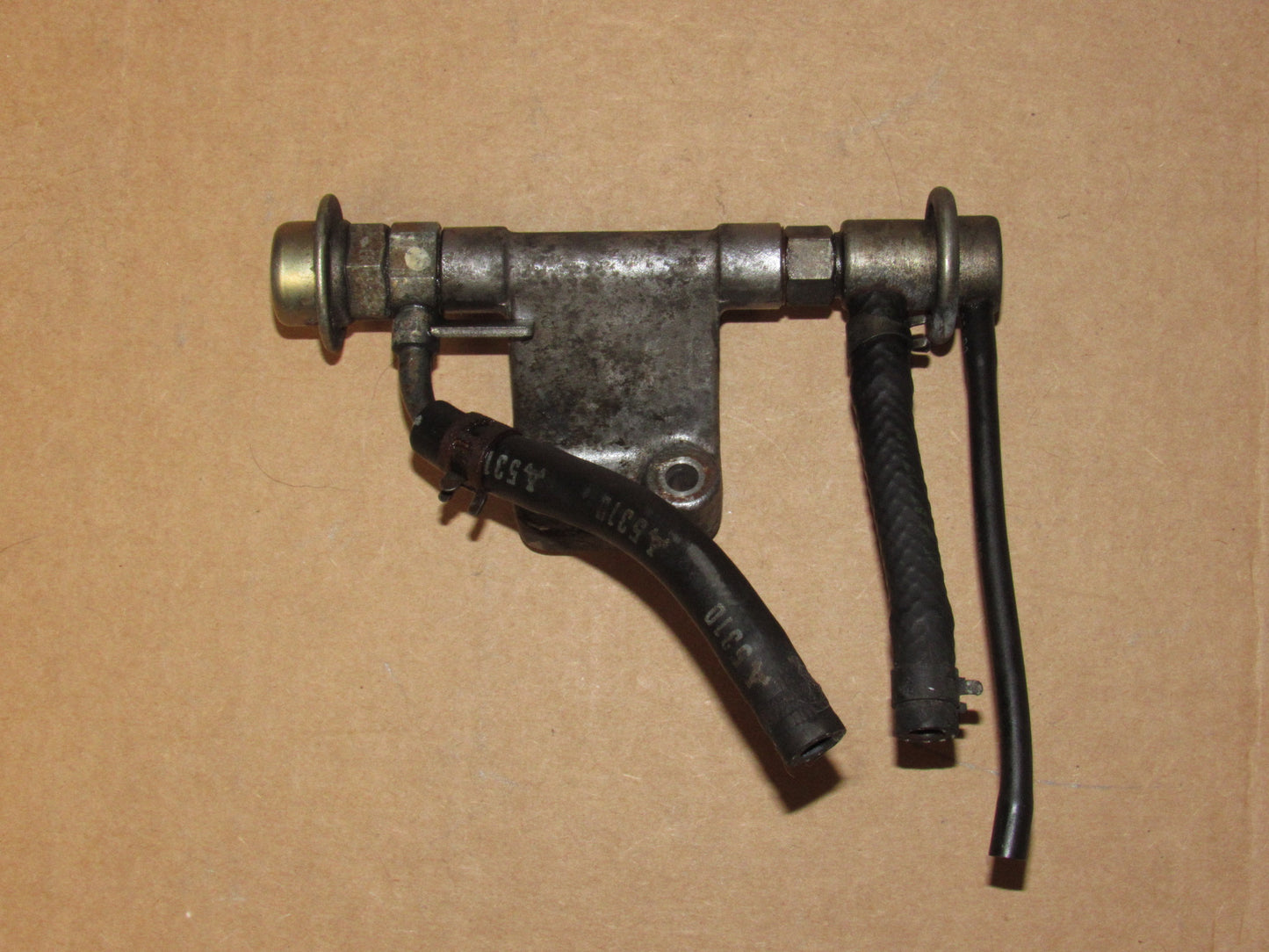 84 85 Mazda RX7 GSL-SE OEM Fuel Rail & Fuel Pressure Regulator