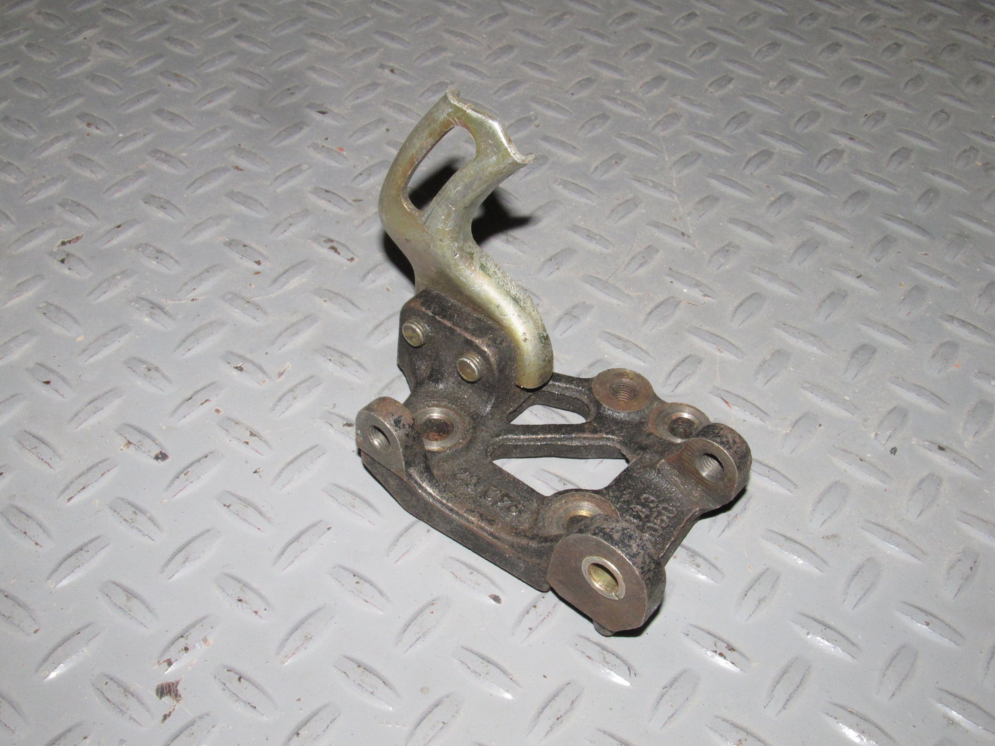 94 95 96 97 98 99 Toyota Celica 2.2L 5SFE OEM Power Steering Pump Mounting Bracket