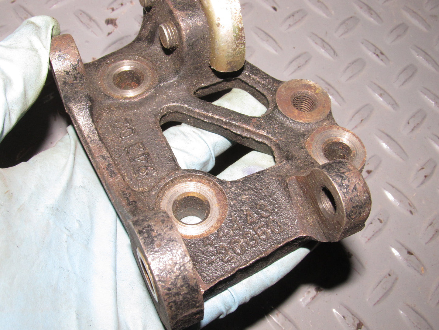 94 95 96 97 98 99 Toyota Celica 2.2L 5SFE OEM Power Steering Pump Mounting Bracket