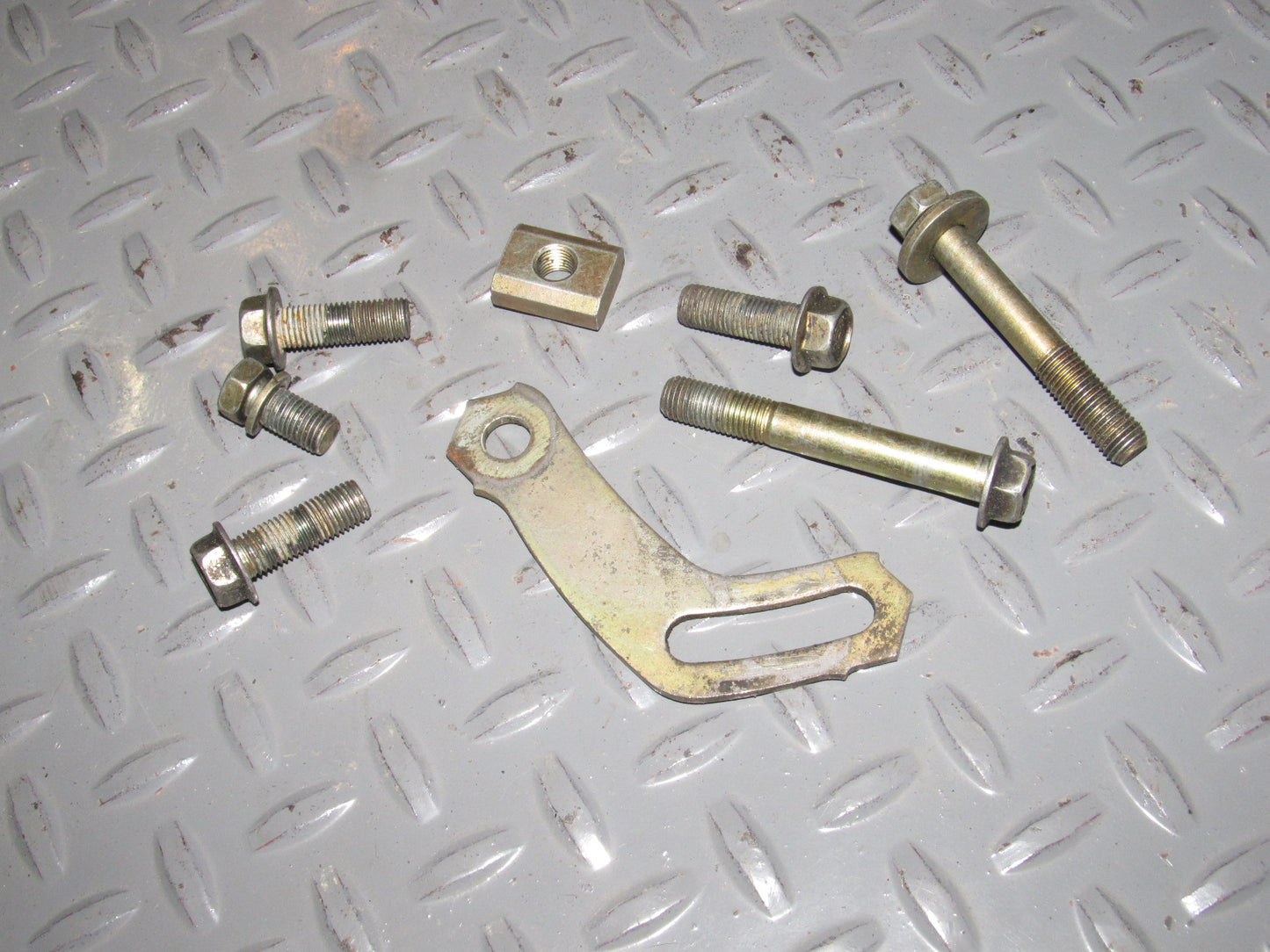 94 95 96 97 98 99 Toyota Celica 2.2L 5SFE OEM Power Steering Pump Mounting Bracket