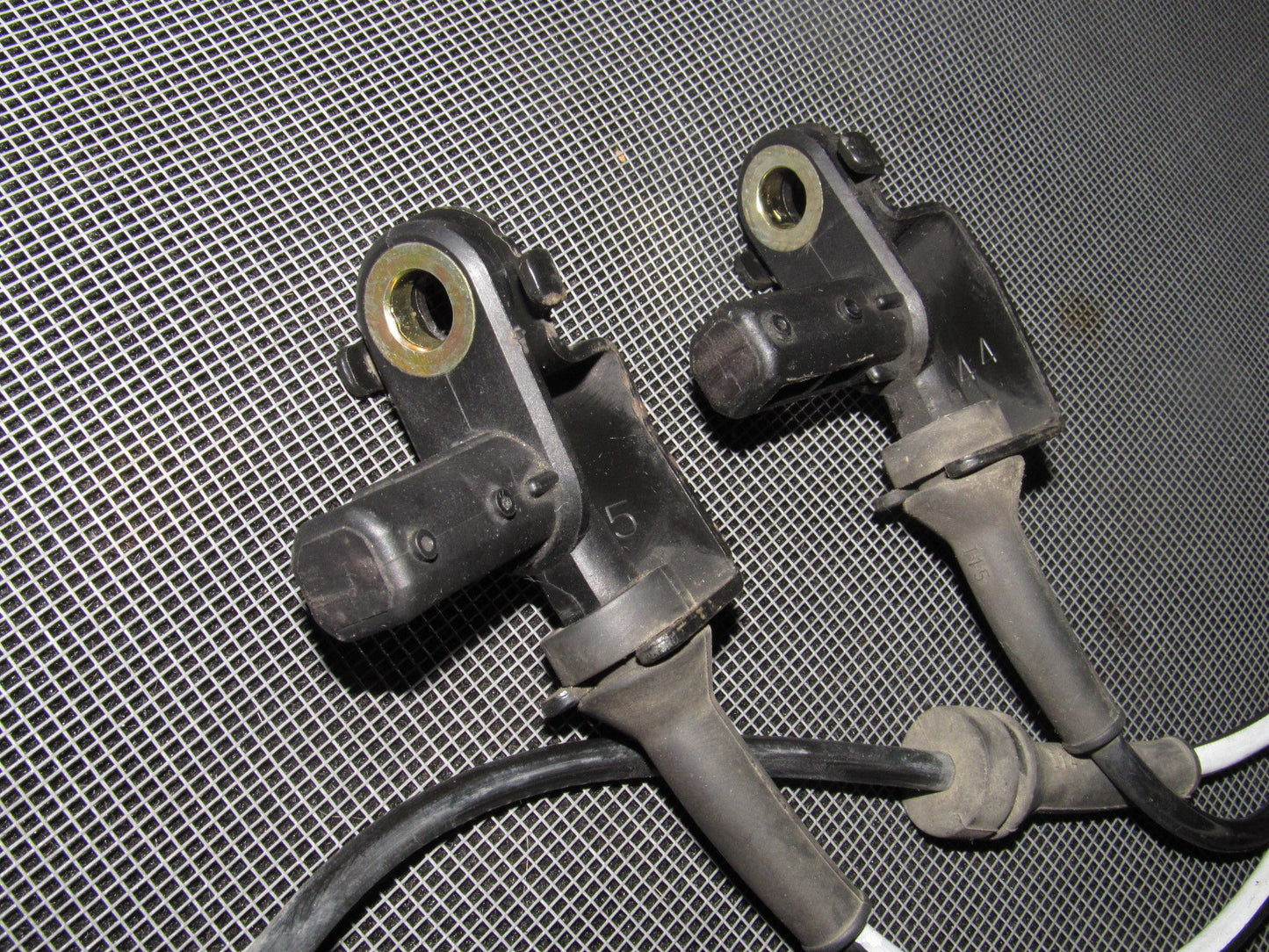 03-04 Infiniti G35 Sedan OEM Front ABS Sensor Set