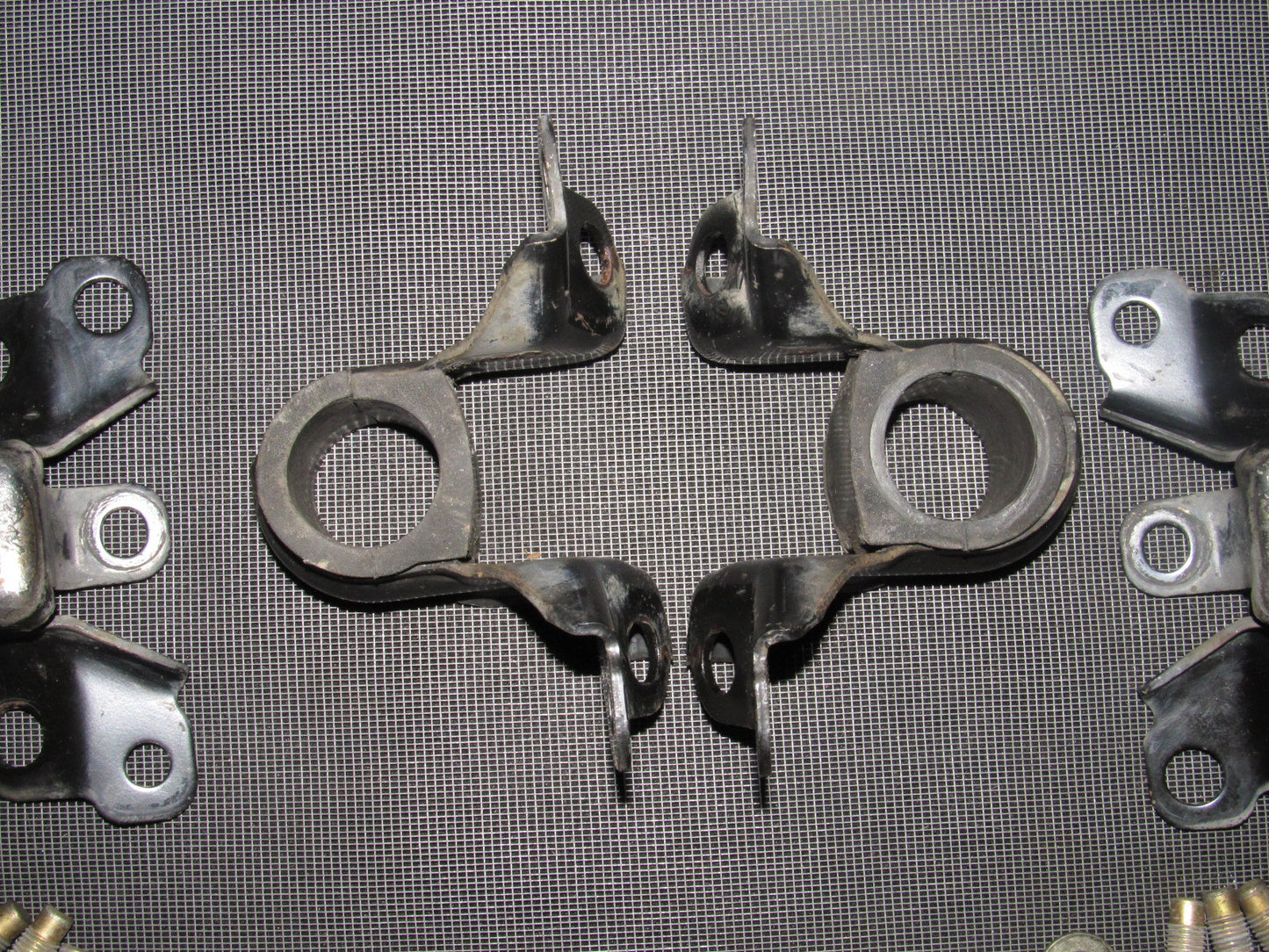 03-04 Infiniti G35 Sedan OEM Front Stabilizer Bar Mount Set