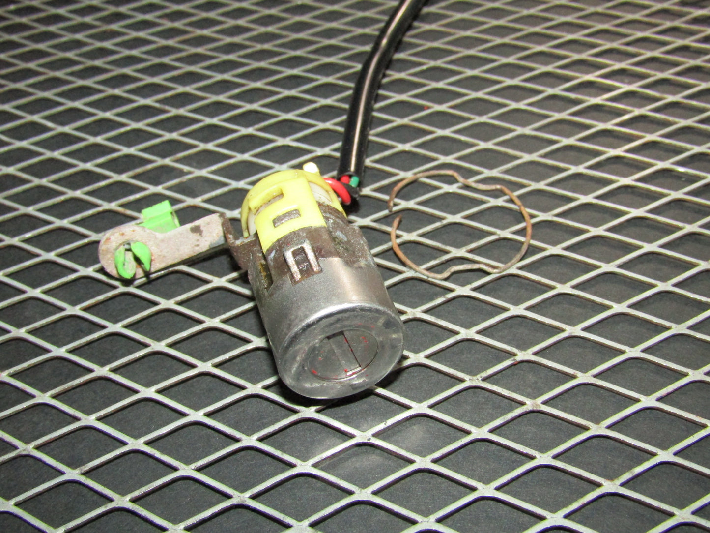 94 95 96 97 Mitsubishi 3000GT OEM Door Lock Cylinder Tumbler - Right