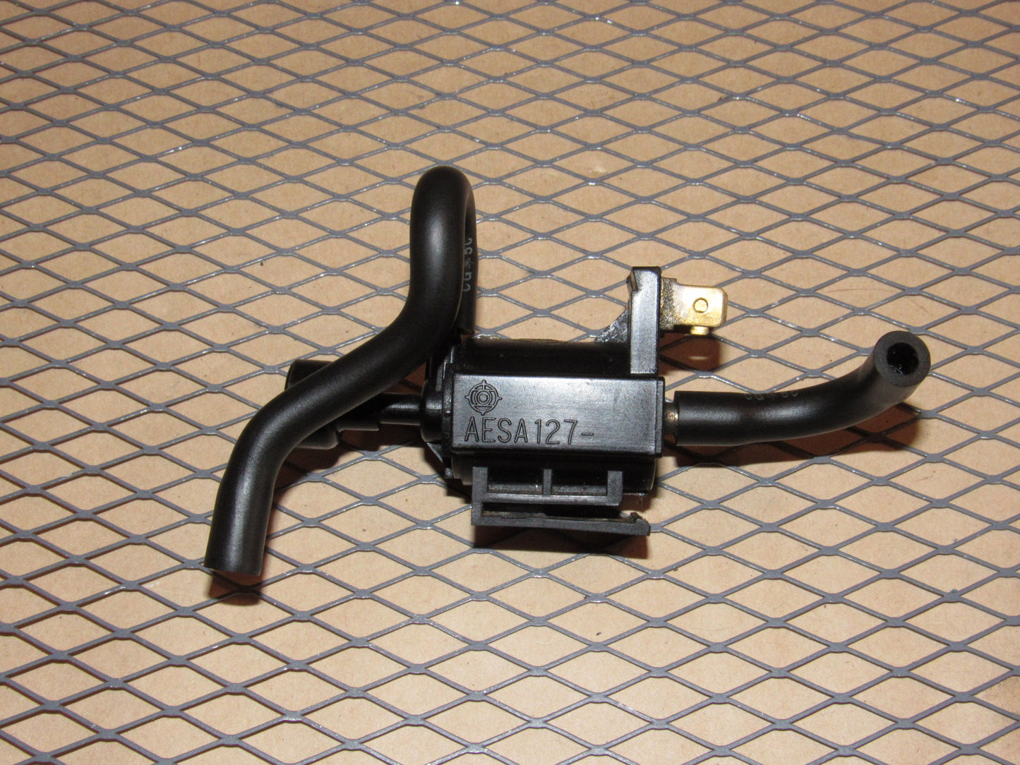 84 85 Mazda RX7 GSL-SE OEM Vacuum Solenoid Valve AESA127