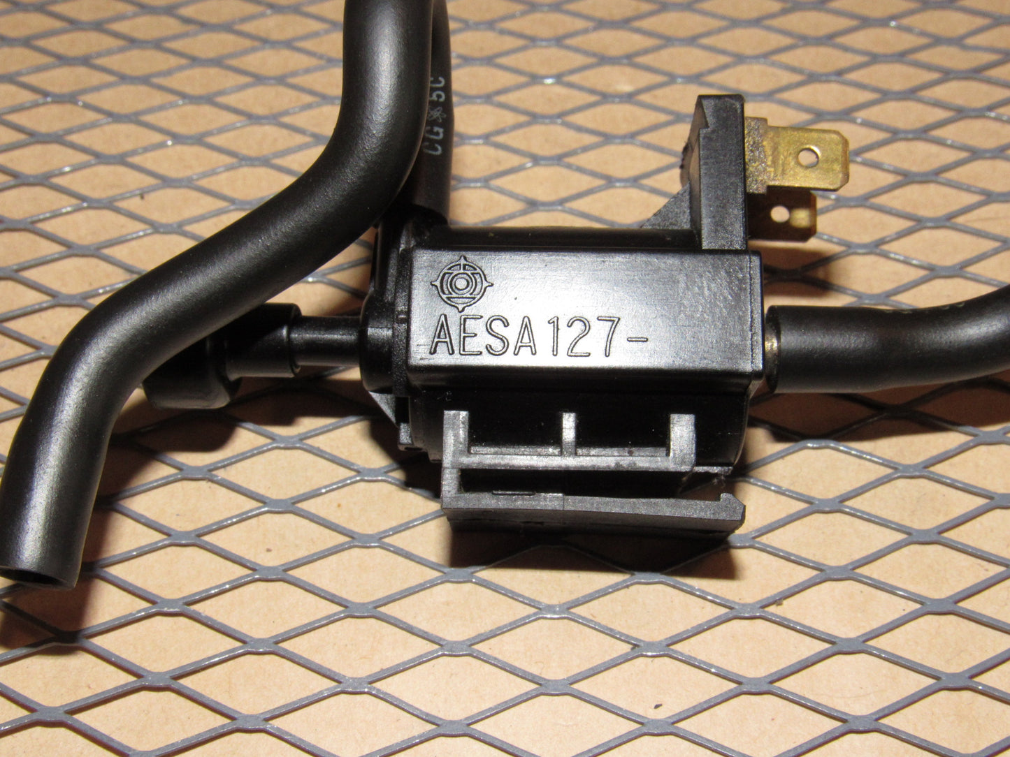 84 85 Mazda RX7 GSL-SE OEM Vacuum Solenoid Valve AESA127
