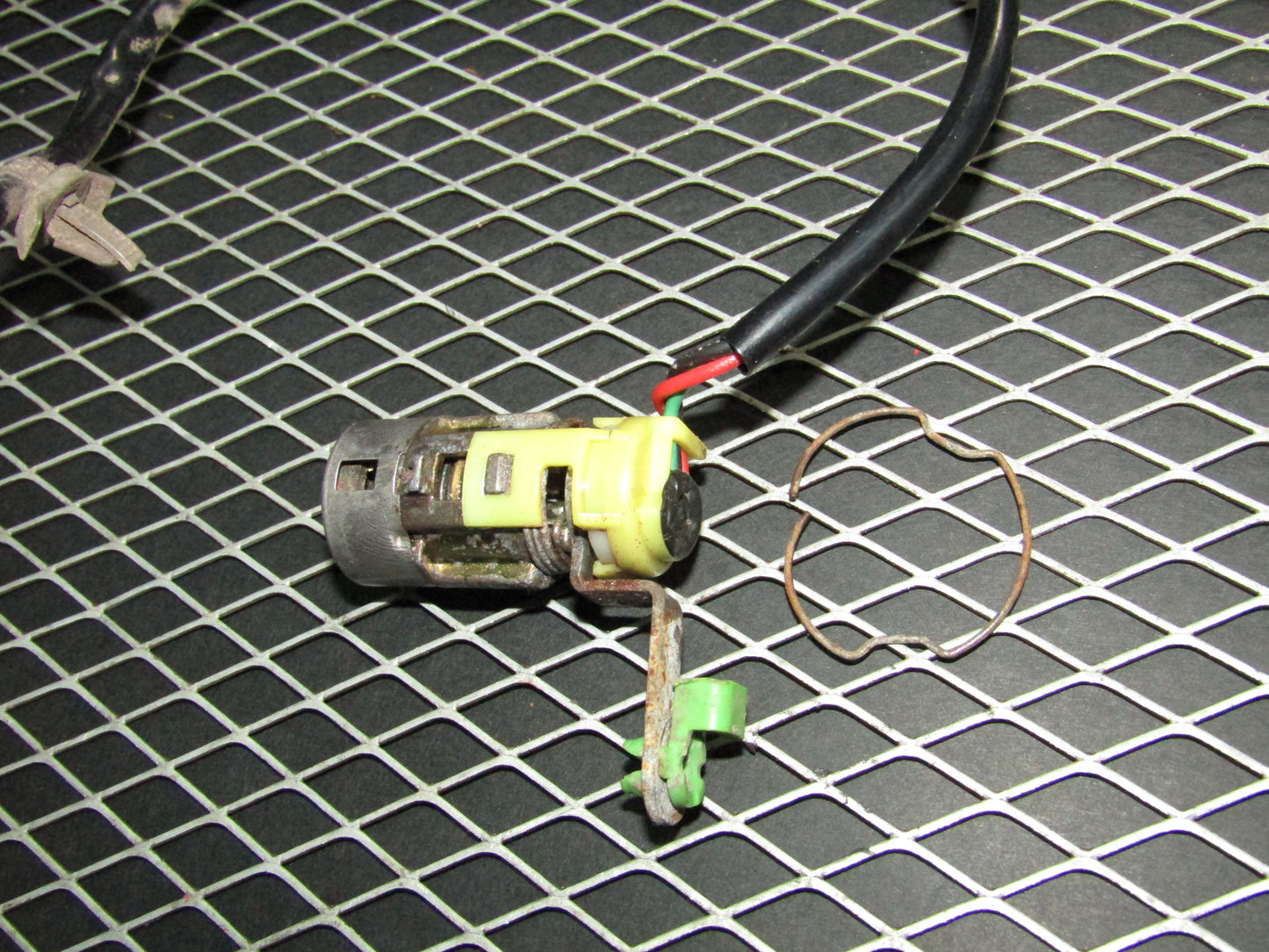 94 95 96 97 Mitsubishi 3000GT OEM Door Lock Cylinder Tumbler - Right
