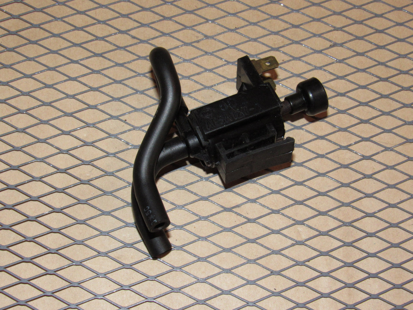 84 85 Mazda RX7 GSL-SE OEM Vacuum Solenoid Valve AESA127