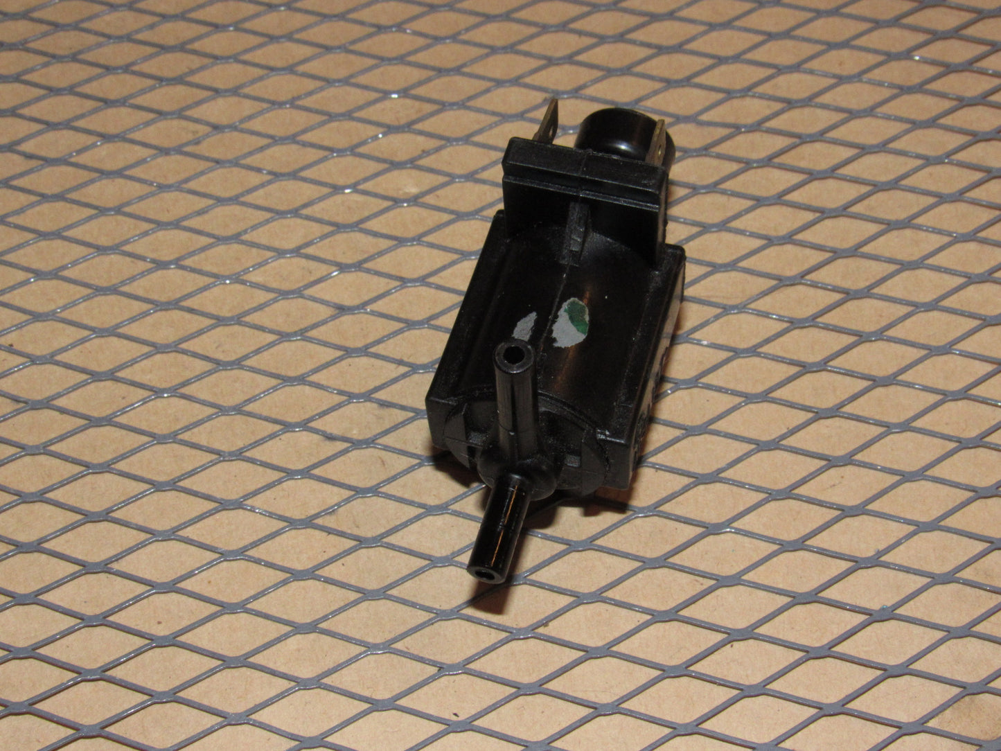 84 85 Mazda RX7 GSL-SE OEM Vacuum Solenoid Valve AESA127