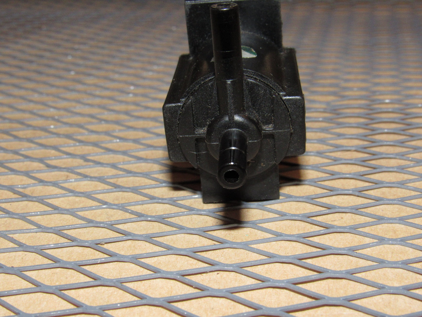 84 85 Mazda RX7 GSL-SE OEM Vacuum Solenoid Valve AESA127