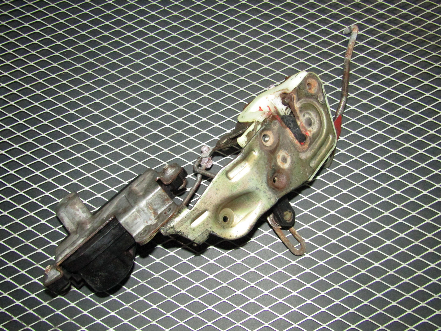 94 95 96 97 Mitsubishi 3000GT OEM Door Latch & Actuator - Right
