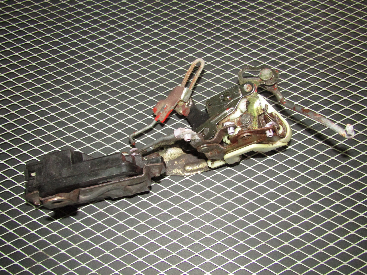 94 95 96 97 Mitsubishi 3000GT OEM Door Latch & Actuator - Right