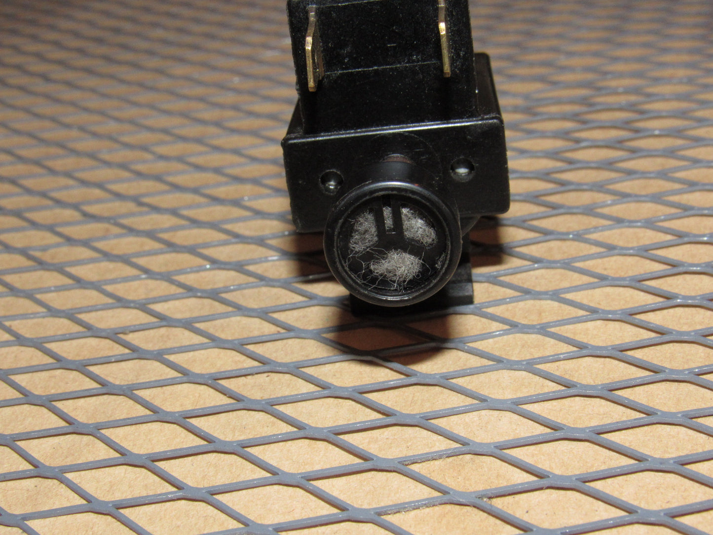 84 85 Mazda RX7 GSL-SE OEM Vacuum Solenoid Valve AESA127