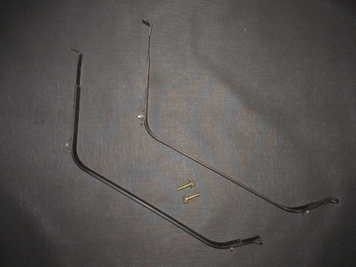 03-04 Infiniti G35 Sedan OEM Gas Tank Strapping