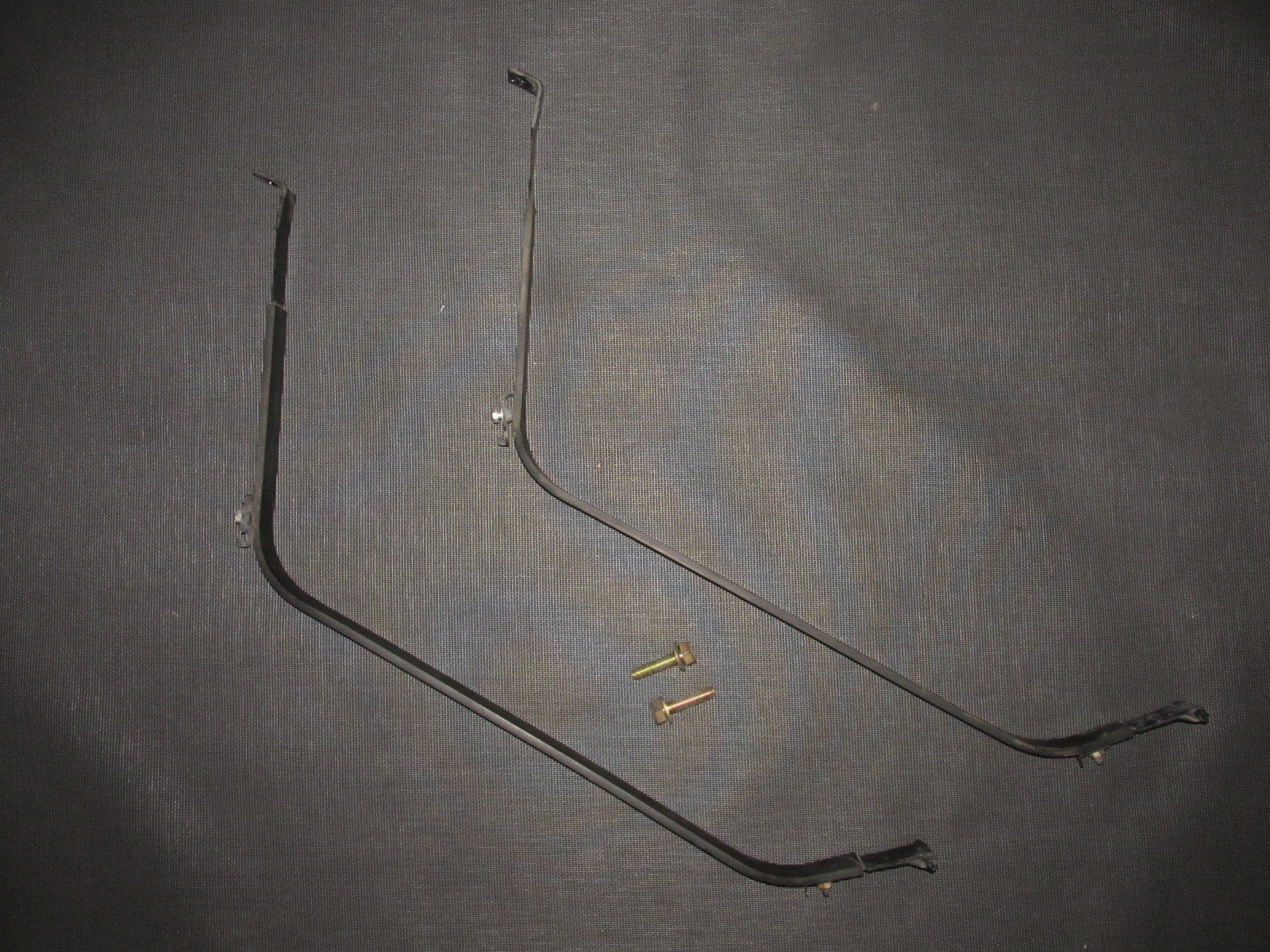 03-04 Infiniti G35 Sedan OEM Gas Tank Strapping