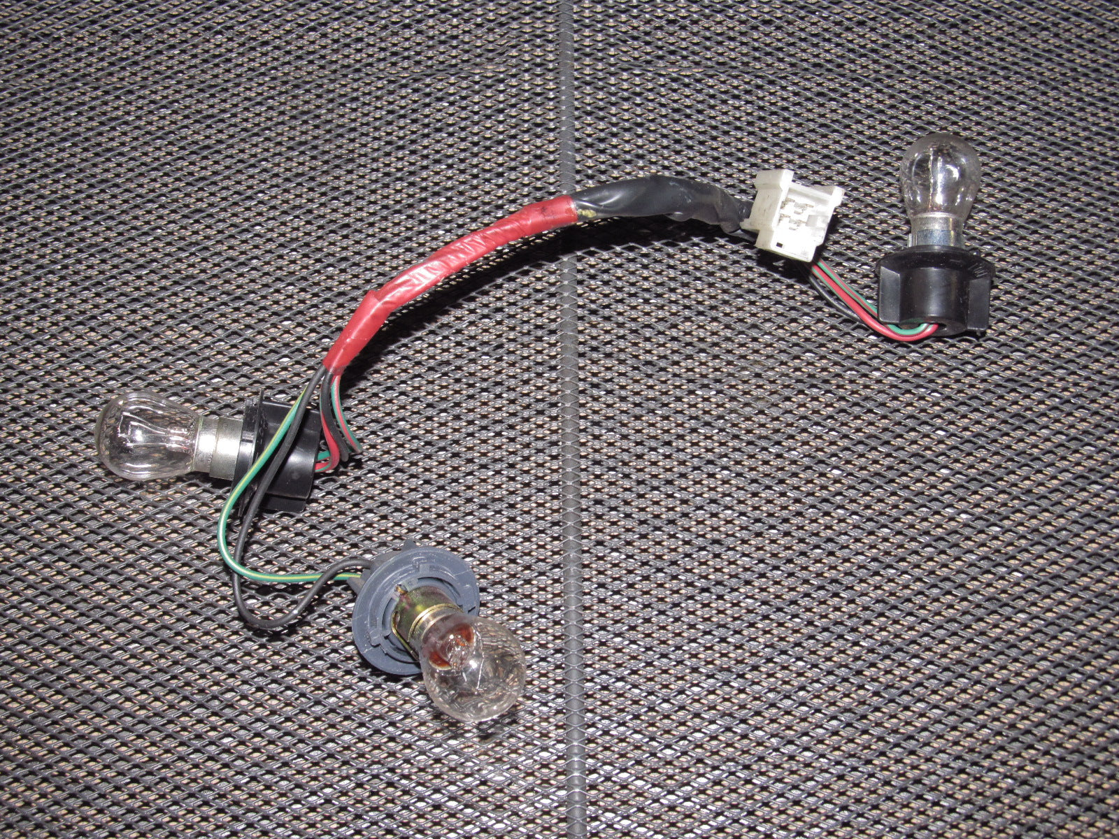 90 91 92 93 94 95 96 Nissan 300zx Tail Light Bulb Socket - Left