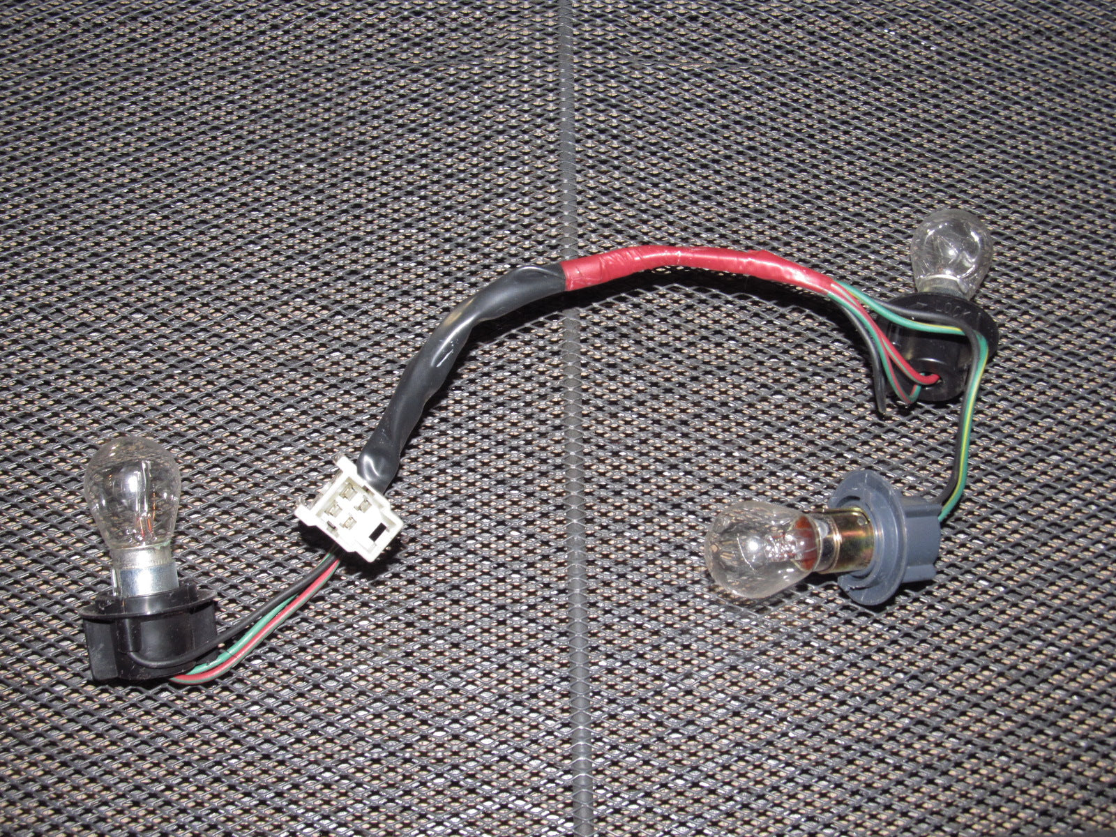 90 91 92 93 94 95 96 Nissan 300zx Tail Light Bulb Socket - Right