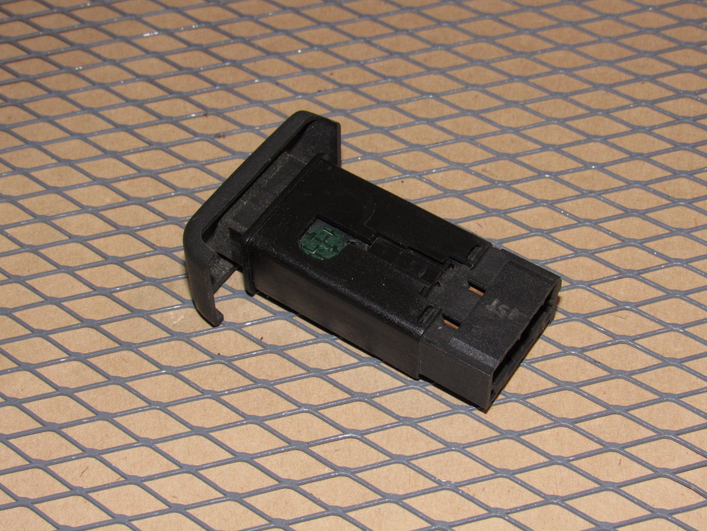 94 95 96 97 98 Land Rover Discovery OEM Radio Audio SEL Switch