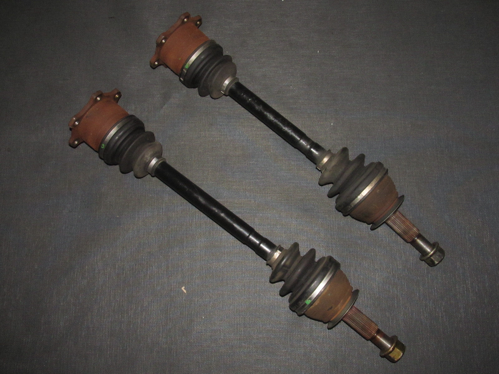 03-04 Infiniti G35 Sedan OEM Rear Axle Set