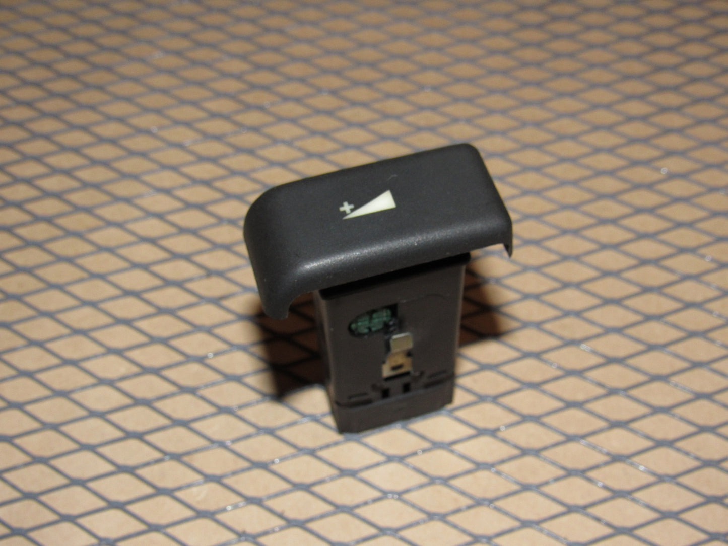 94 95 96 97 98 Land Rover Discovery OEM Radio Audio Volume Up Switch