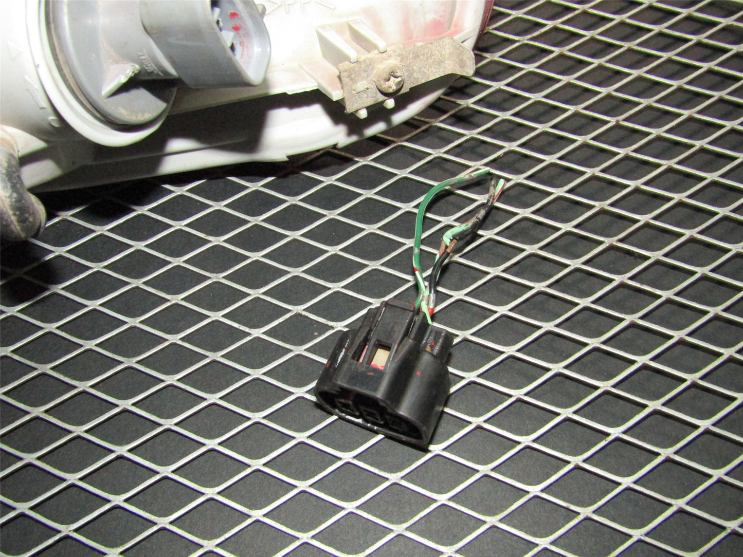 94 95 96 97 Mitsubishi 3000GT OEM Front Turn Signal Light Pigtail Harness - Right