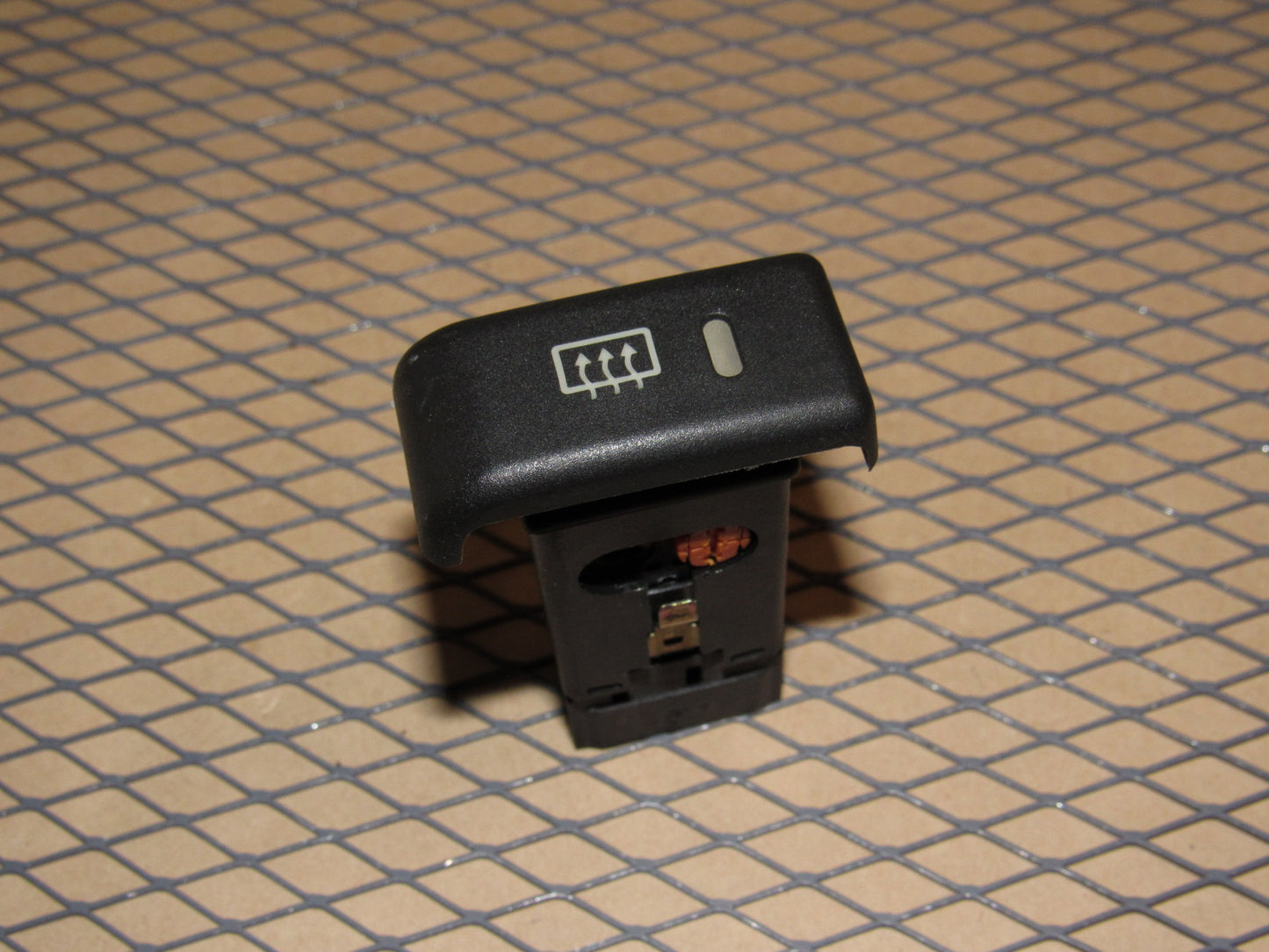 94 95 96 97 98 Land Rover Discovery OEM Rear Defroster Switch