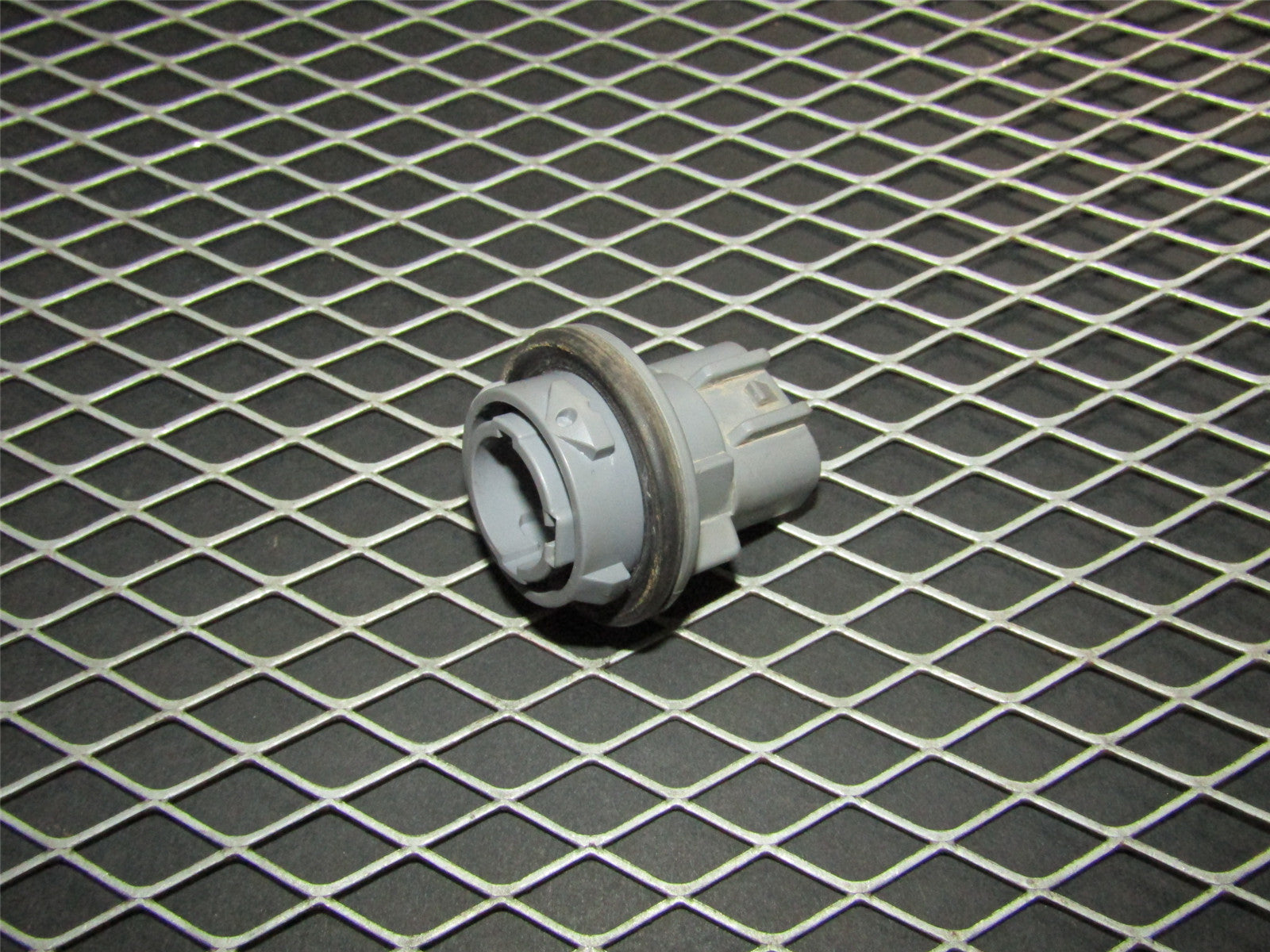 94 95 96 97 Mitsubishi 3000GT OEM Front Turn Signal Bulb Socket -  Left