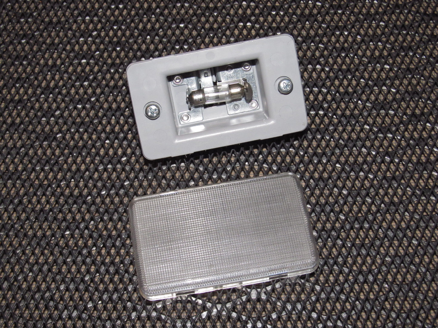 94 95 96 97 Mitsubishi 3000GT Trunk Courtesy Light