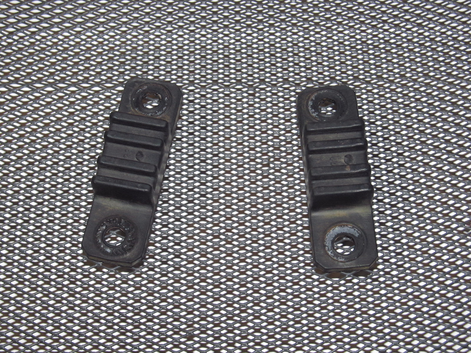 94 95 96 97 Mitsubishi 3000GT Chassis Trunk Stopper