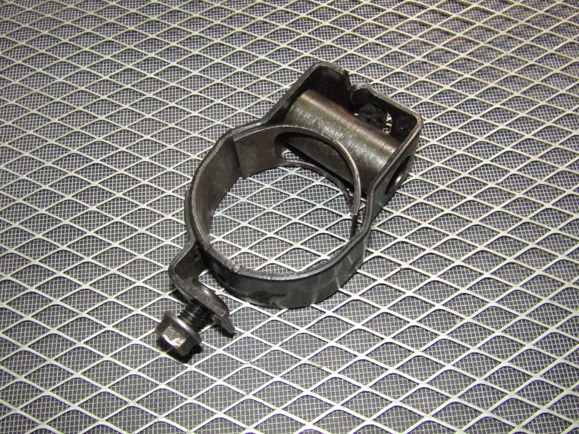 92-96 Toyota Camry OEM Power Steering Rack Mounting Bracket