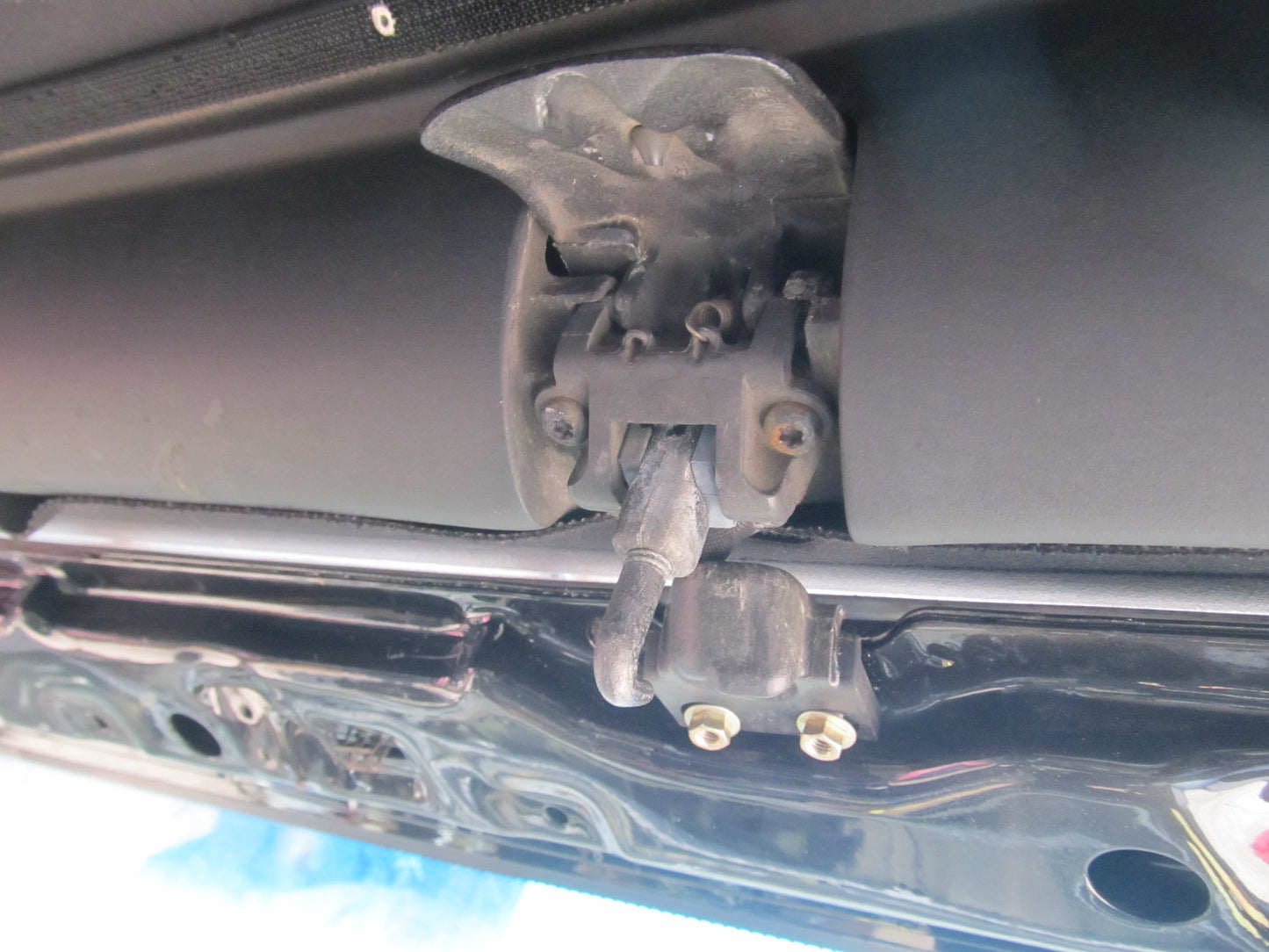 97 98 99 Mitsubishi Eclipse OEM Convertible Top Lack Lock Handle - Right