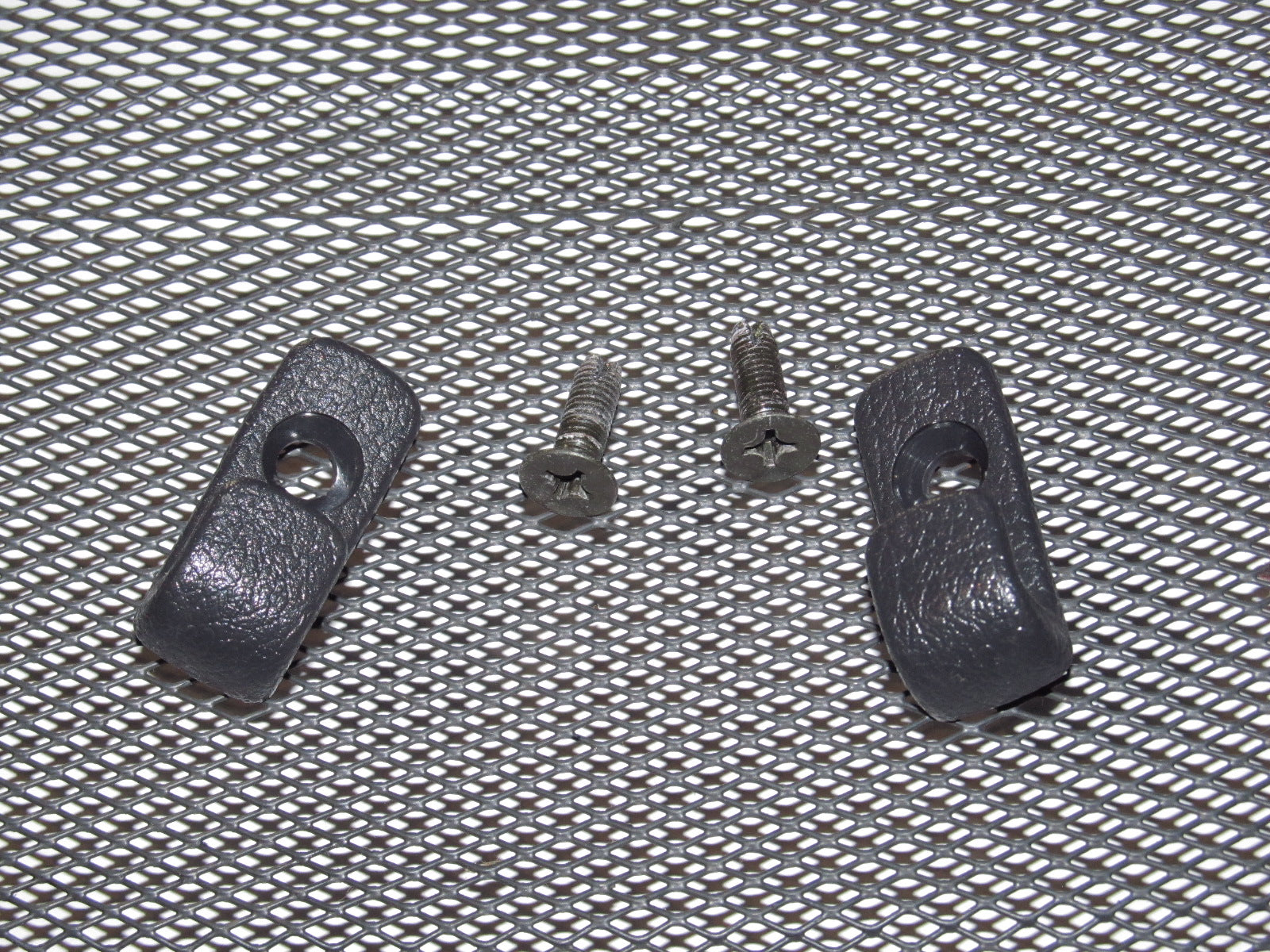 94 95 96 97 Mitsubishi 3000GT Hatch Trunk Cover Holder Clip