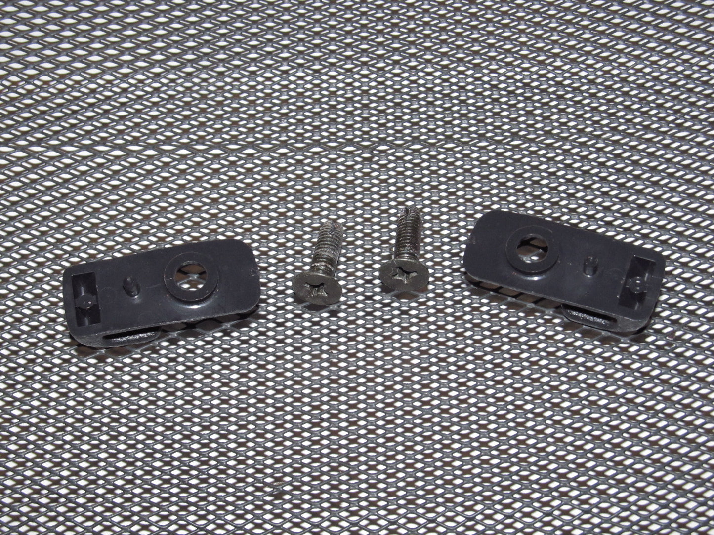 94 95 96 97 Mitsubishi 3000GT Hatch Trunk Cover Holder Clip